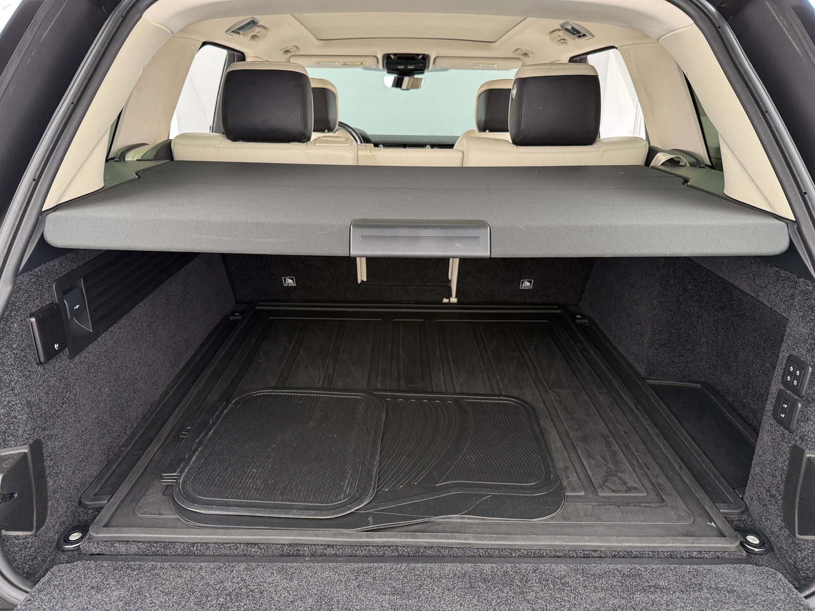 Thumbnail: 2018 Land Rover Range Rover - 6