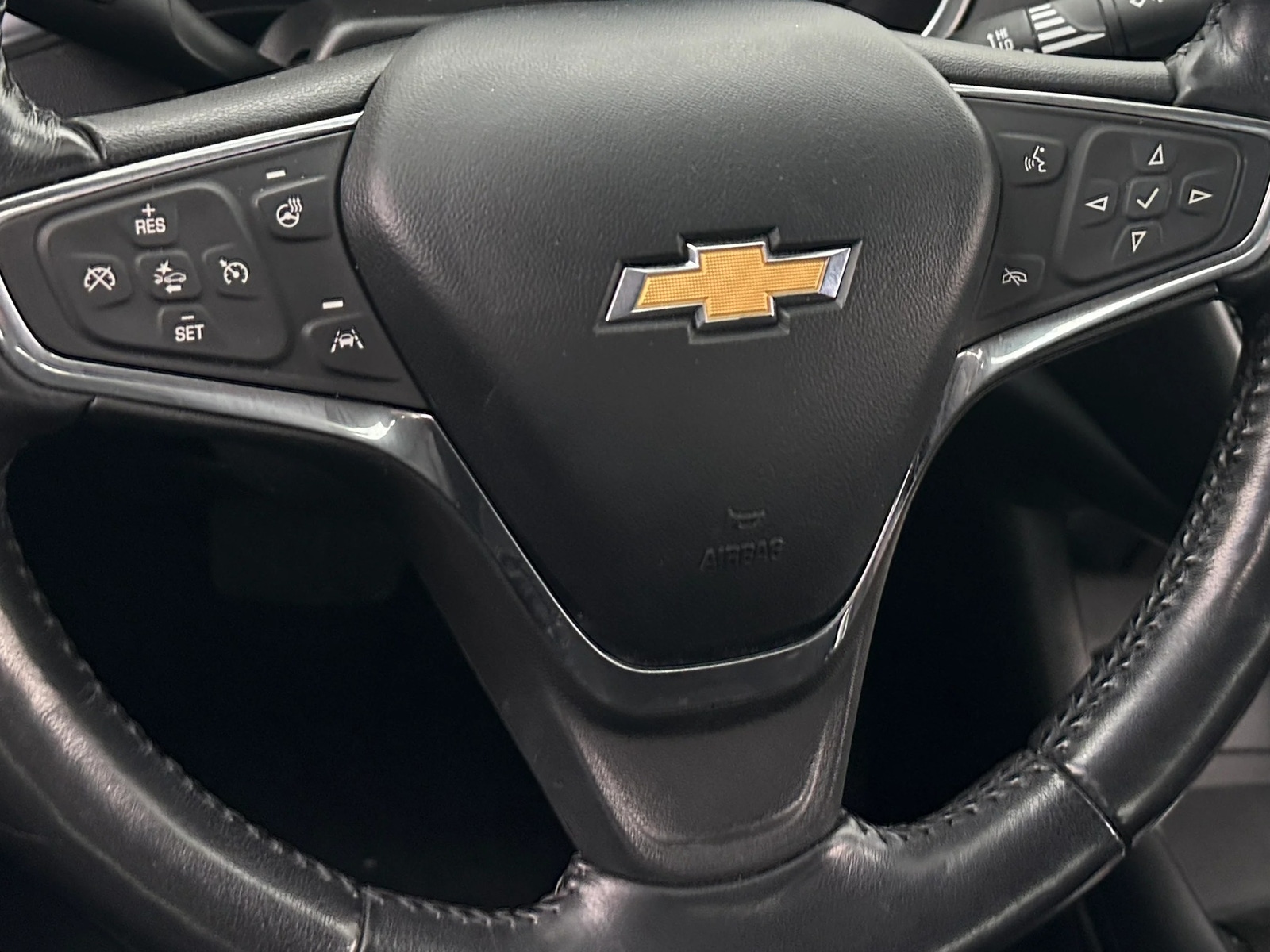 Thumbnail: 2020 Chevrolet Malibu - 4