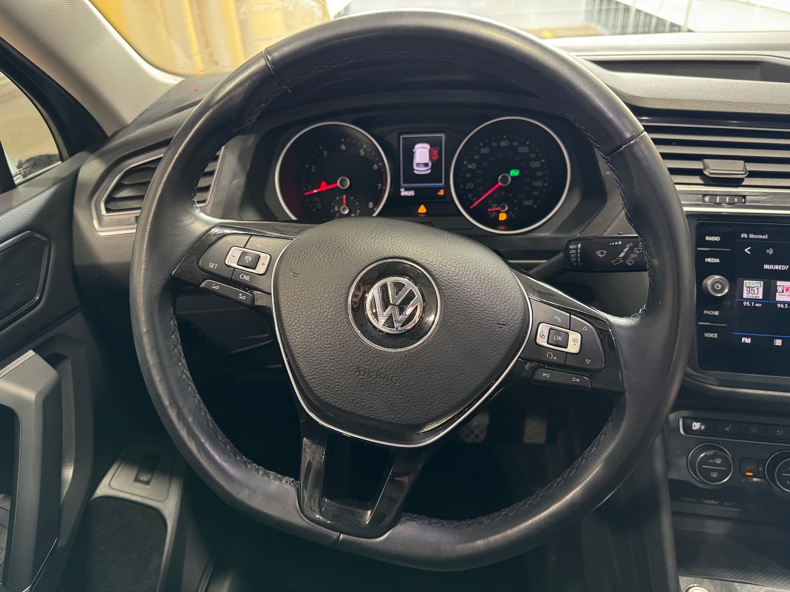 Thumbnail: 2018 Volkswagen Tiguan - 4