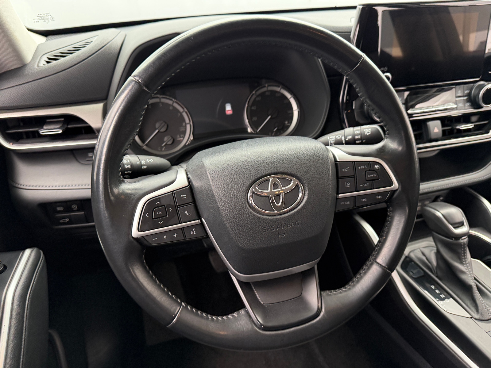 Thumbnail: 2023 Toyota Highlander - 5