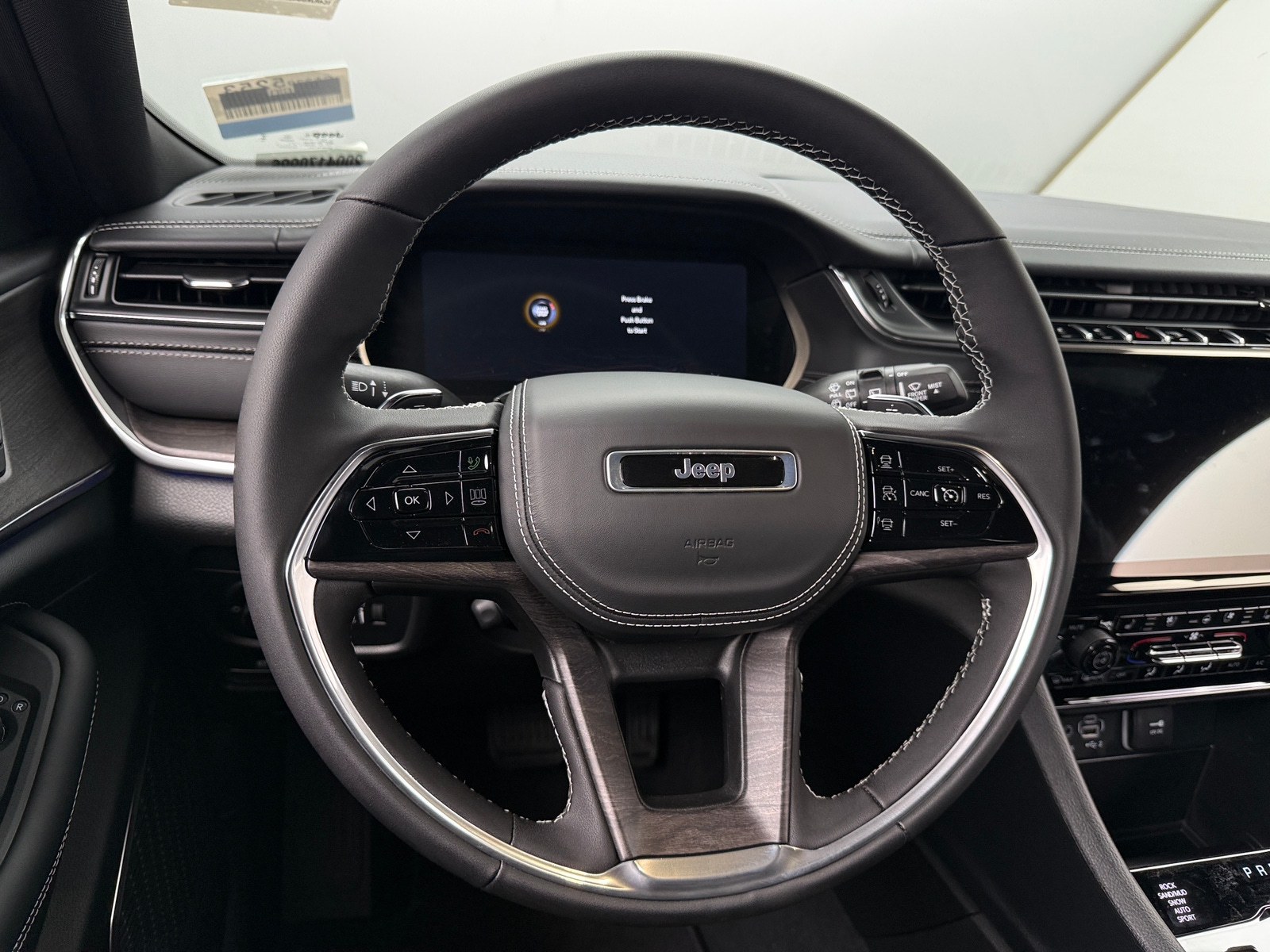 Thumbnail: 2025 Jeep Grand Cherokee L - 4