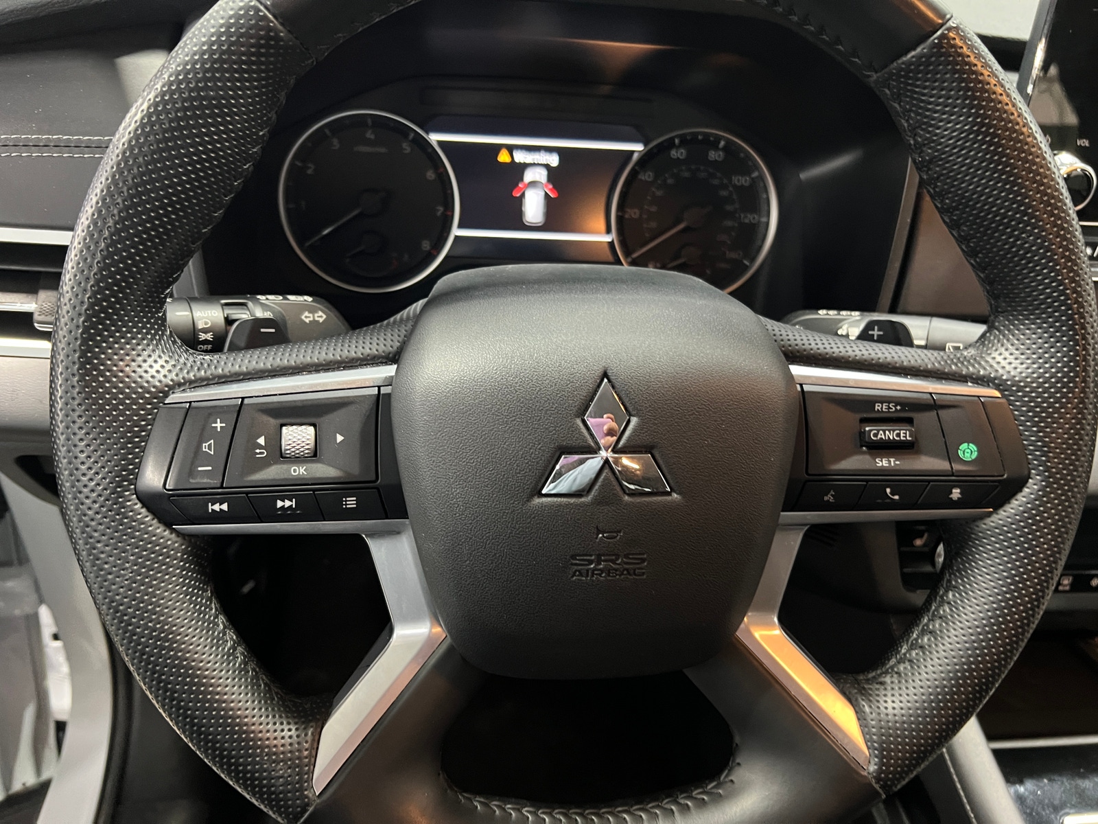 Thumbnail: 2024 Mitsubishi Outlander - 4