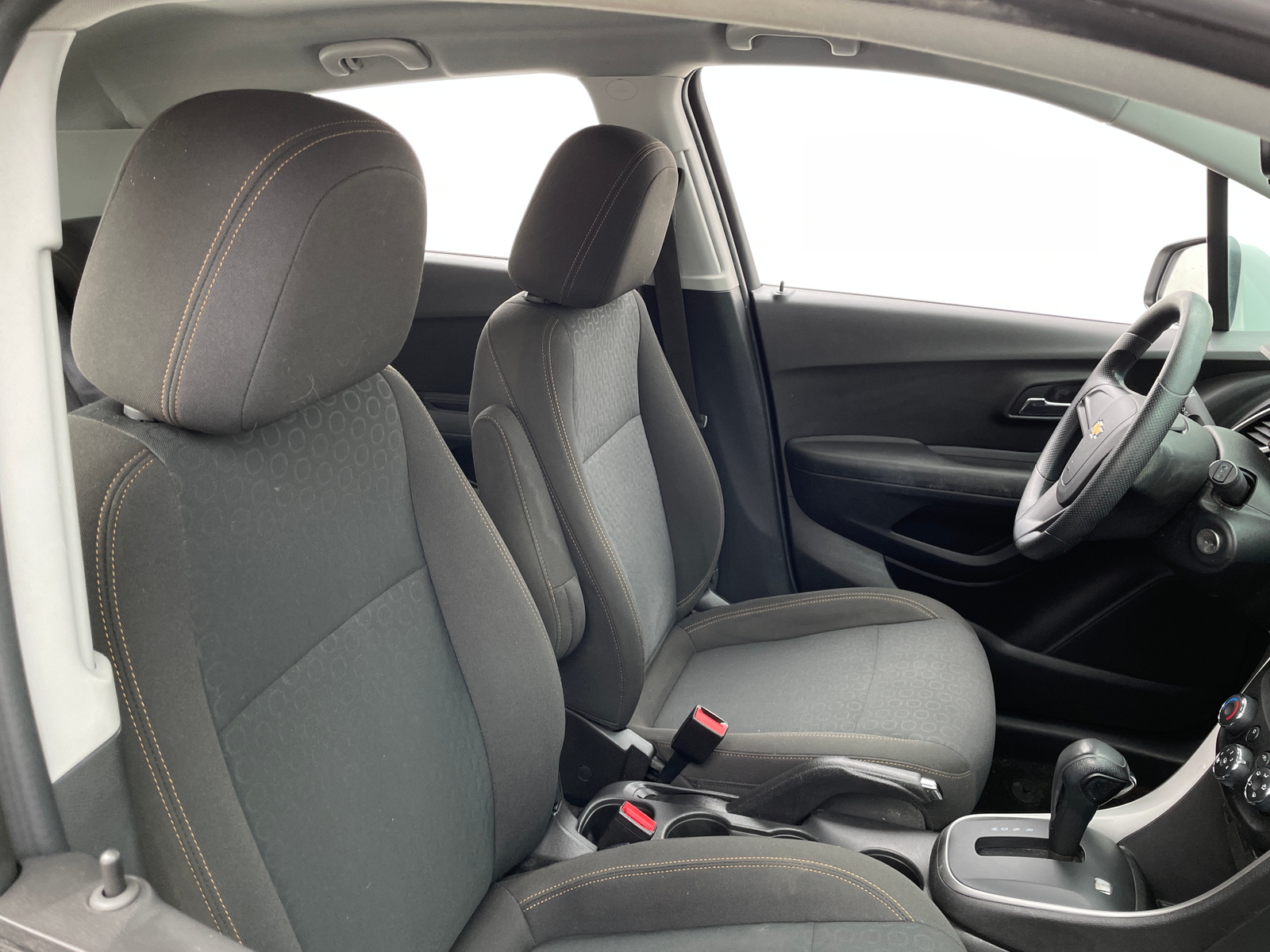 Thumbnail: 2017 Chevrolet Trax - 2