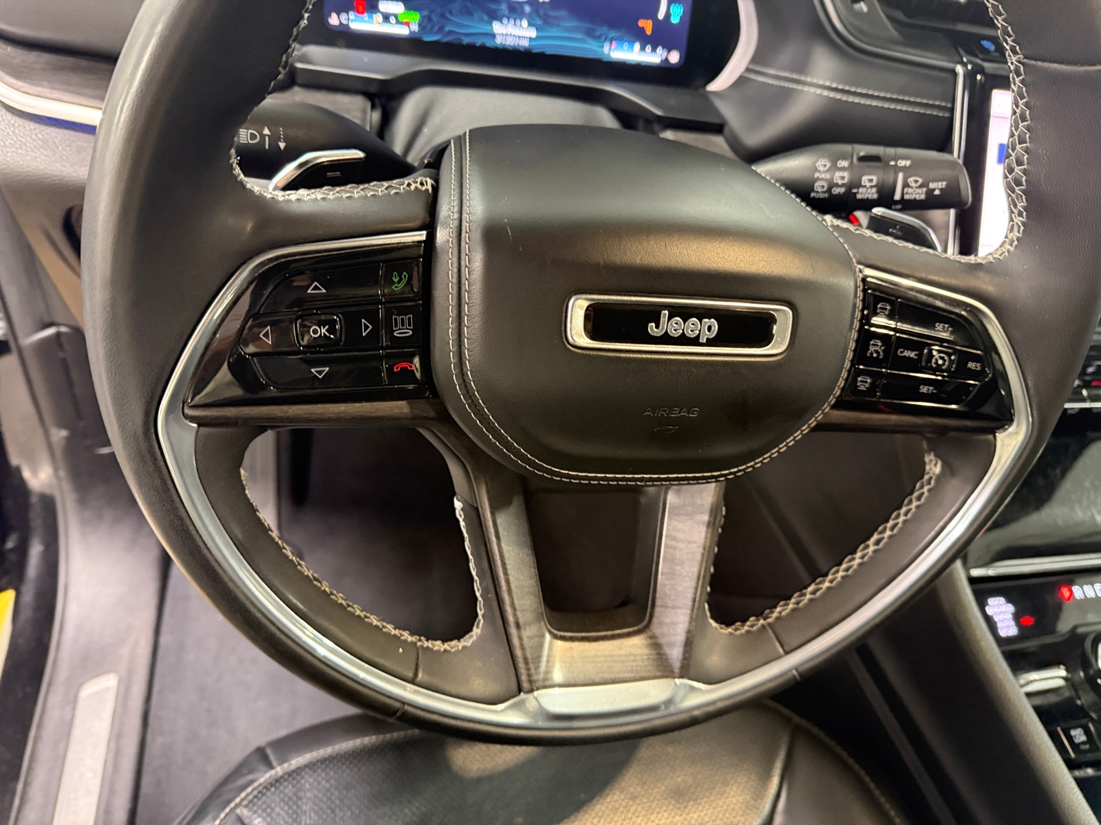 Thumbnail: 2022 Jeep Grand Cherokee - 4