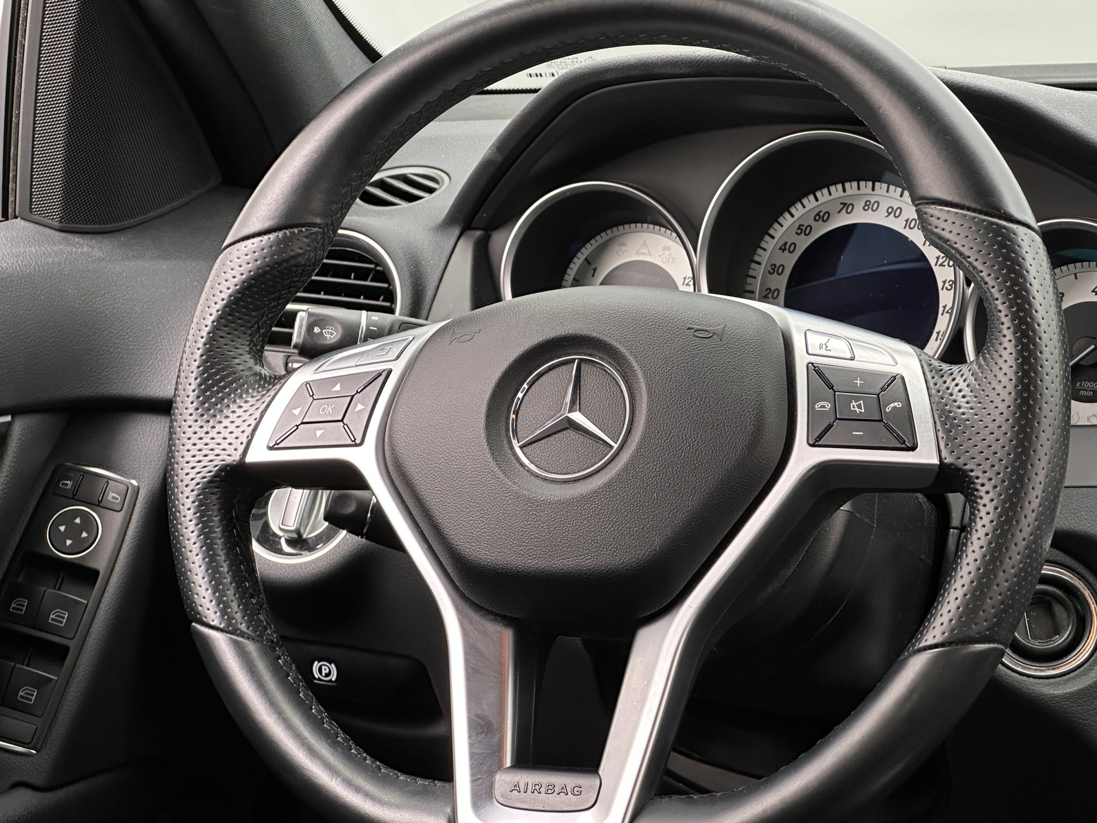 Thumbnail: 2013 Mercedes-Benz C-Class - 4
