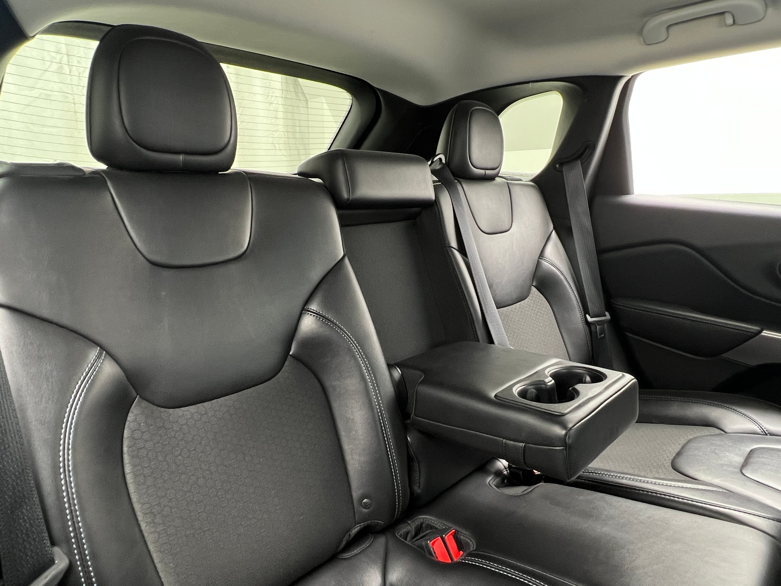 Thumbnail: 2019 Jeep Cherokee - 6