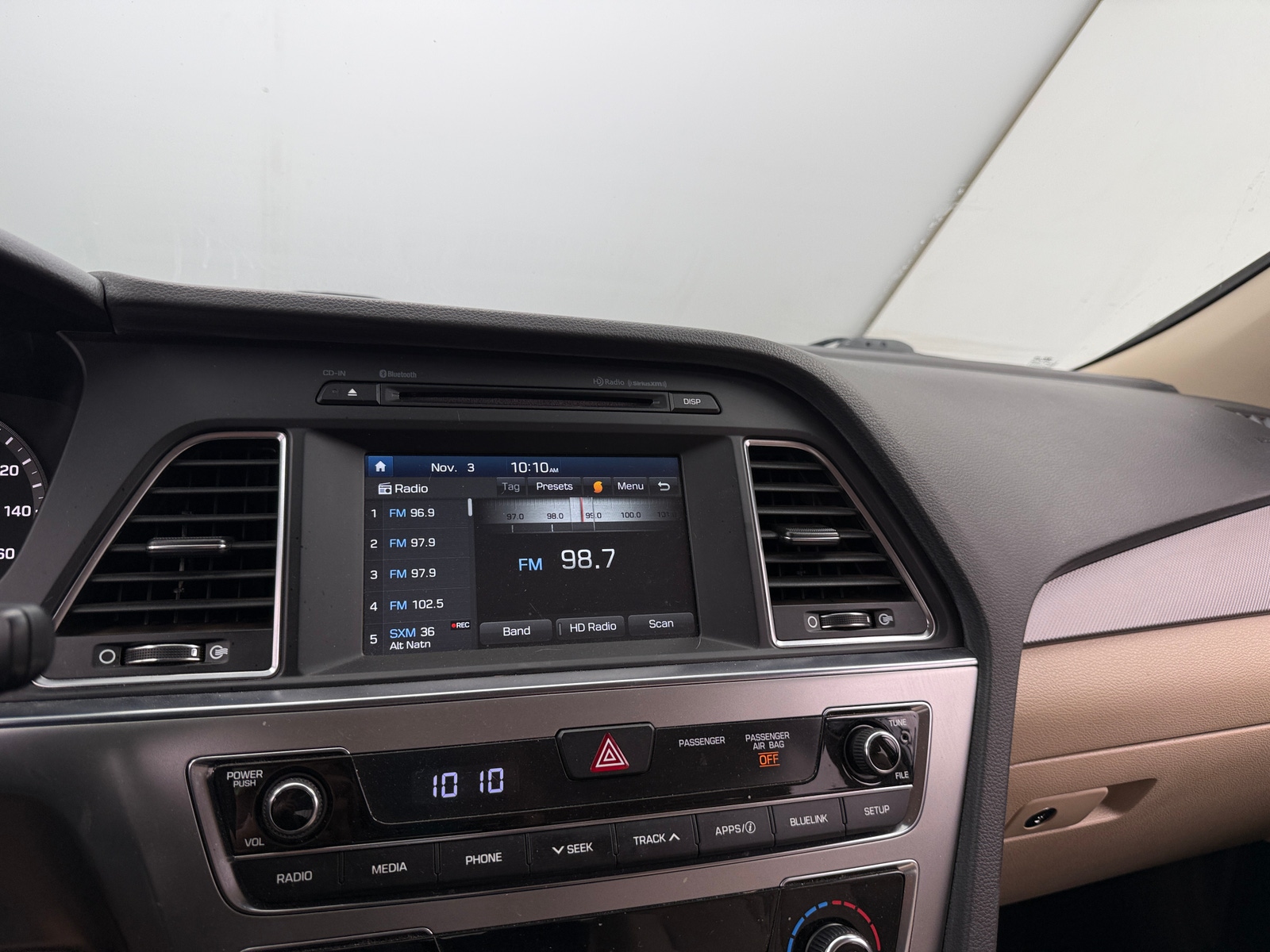 Thumbnail: 2017 Hyundai Sonata - 4