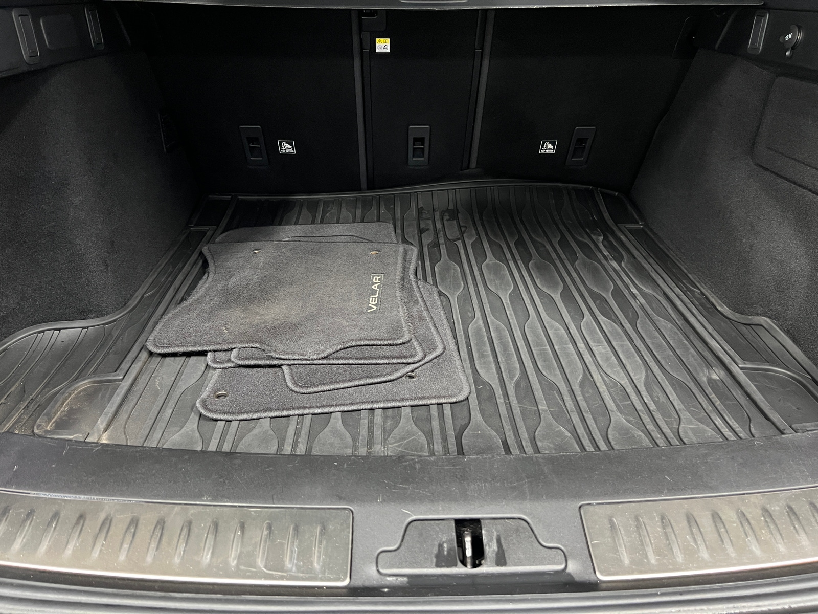 Thumbnail: 2020 Land Rover Range Rover Velar - 6