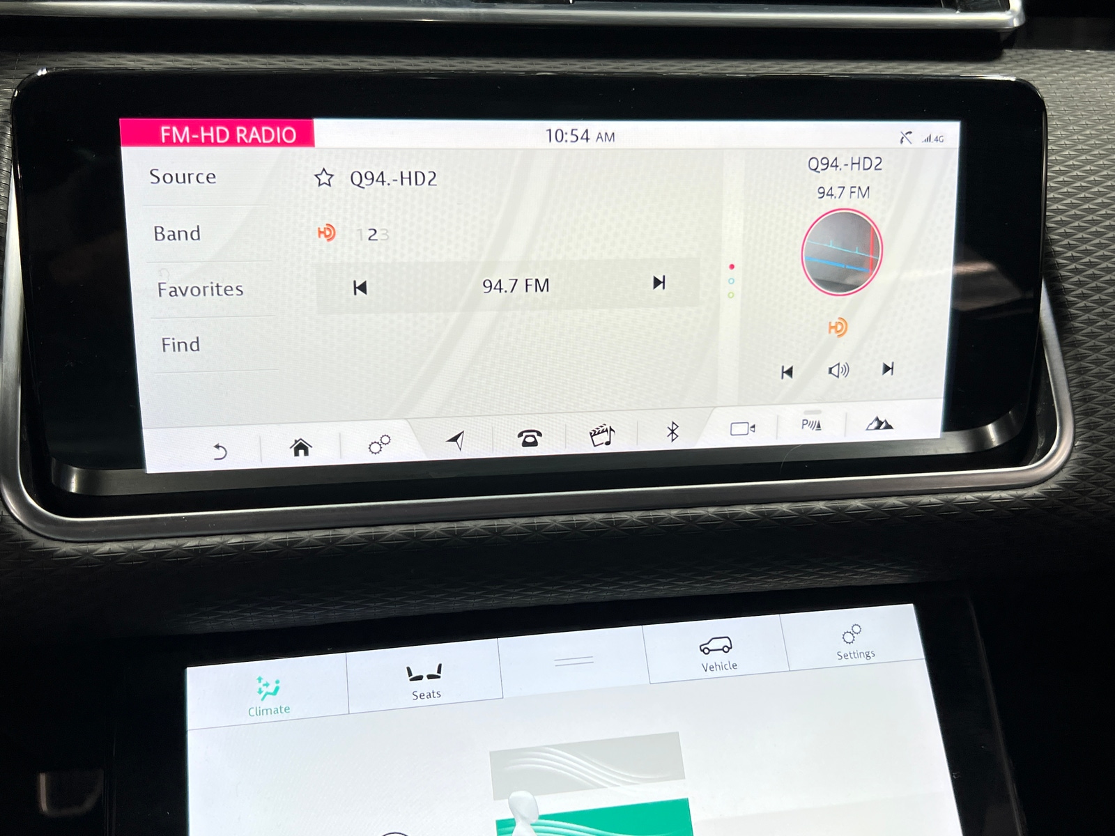 Thumbnail: 2020 Land Rover Range Rover Velar - 3