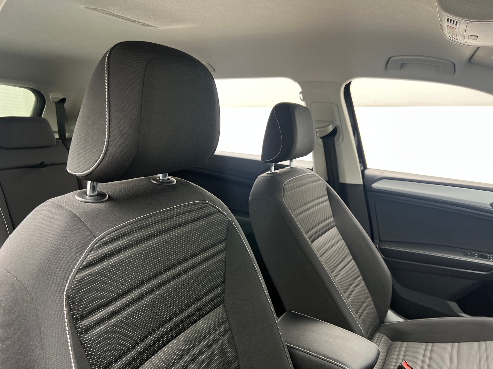 Thumbnail: 2022 Volkswagen Tiguan - 2