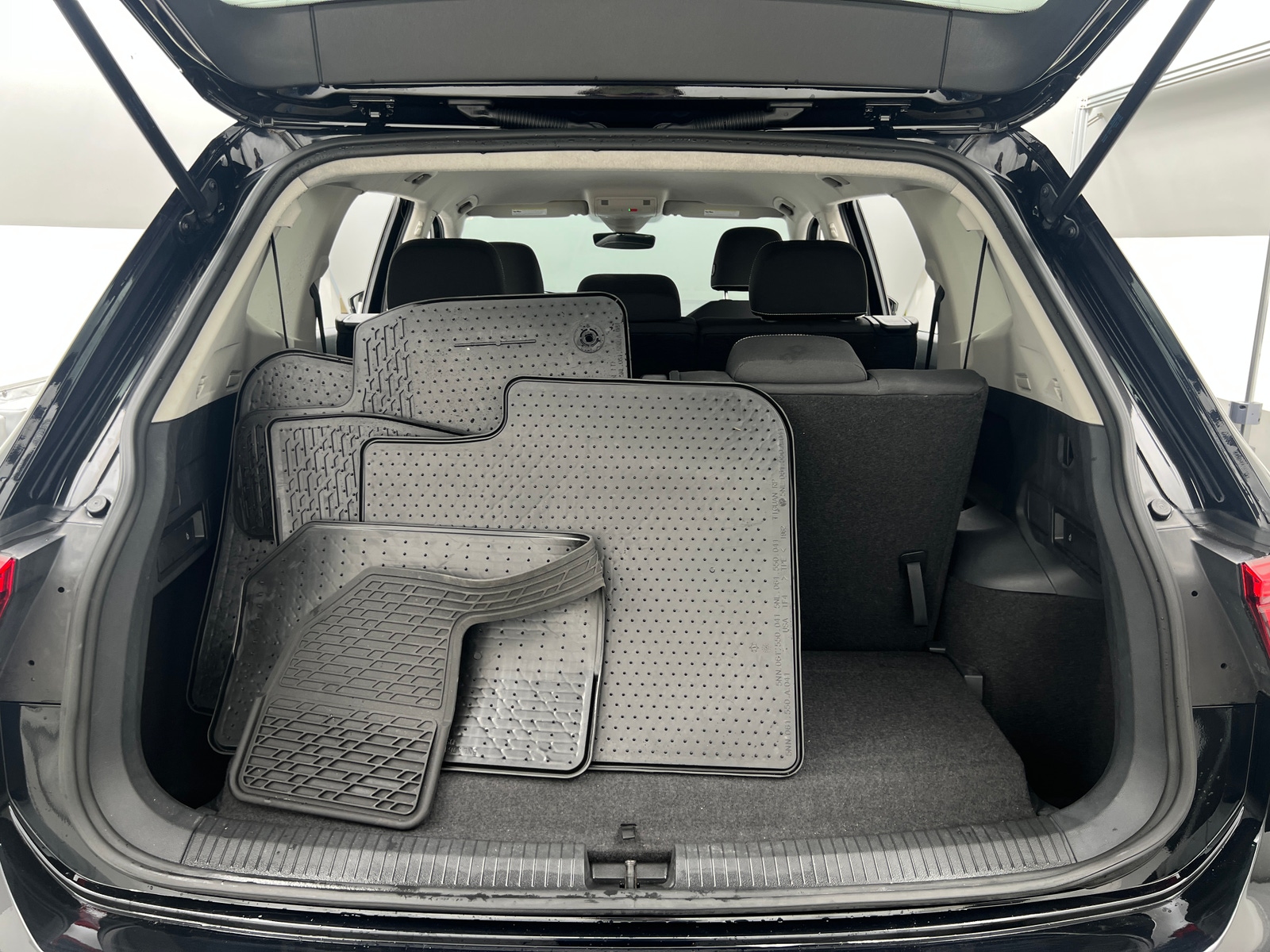 Thumbnail: 2022 Volkswagen Tiguan - 7