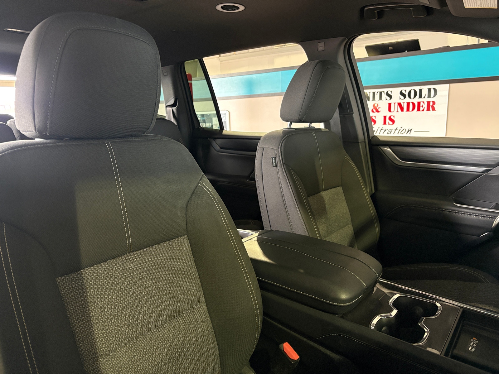 Thumbnail: 2025 GMC Acadia - 2