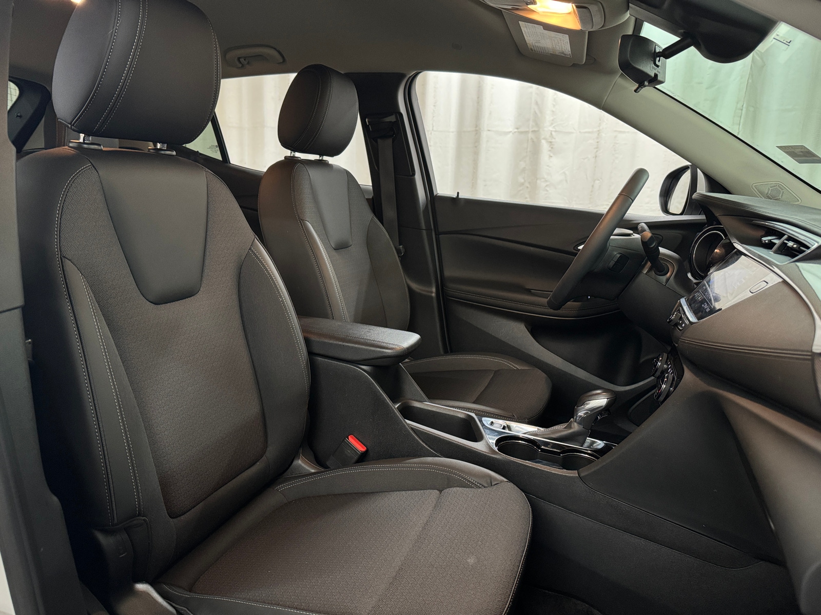 Thumbnail: 2023 Buick Encore GX - 2