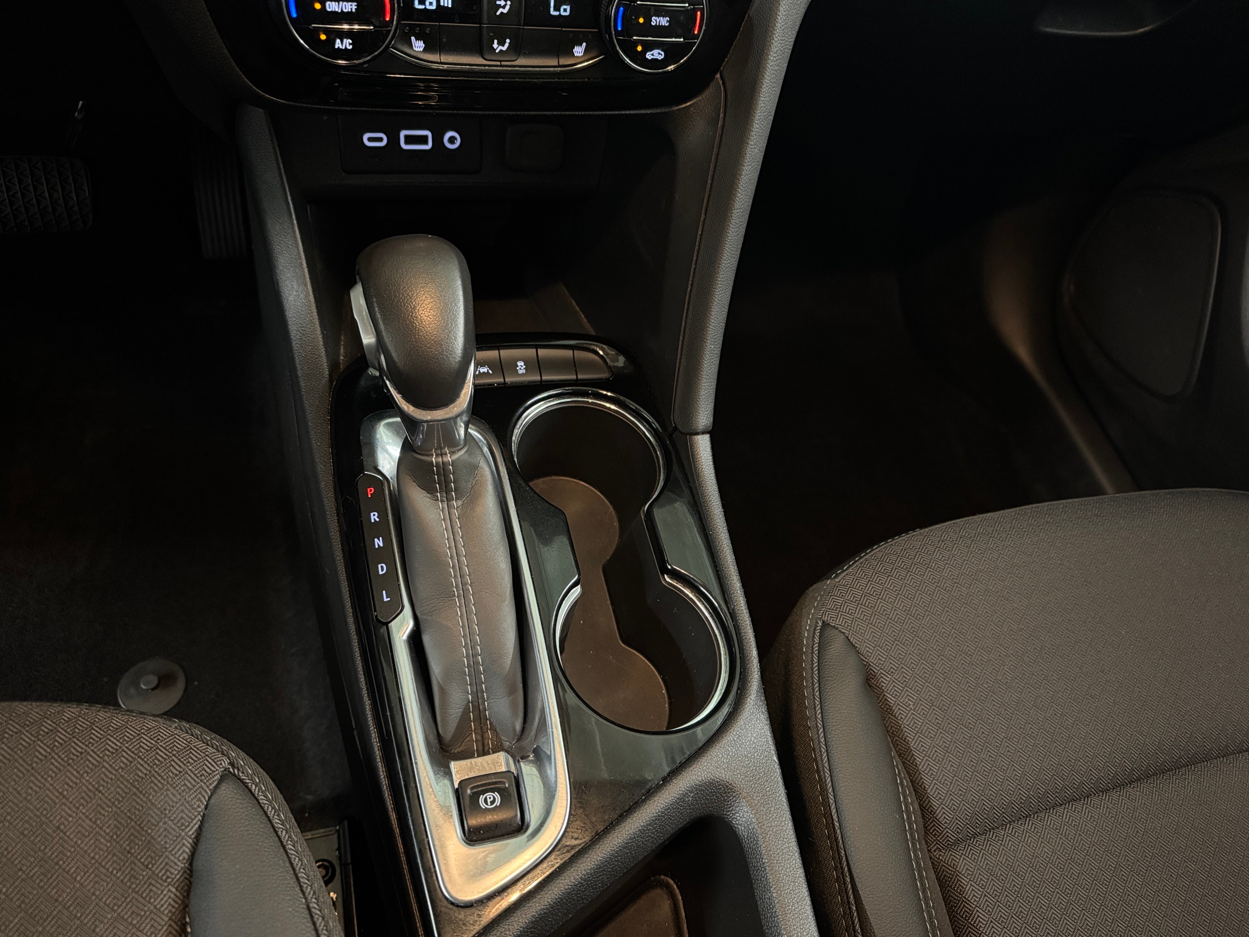 Image of 2023 Buick Encore GX Select