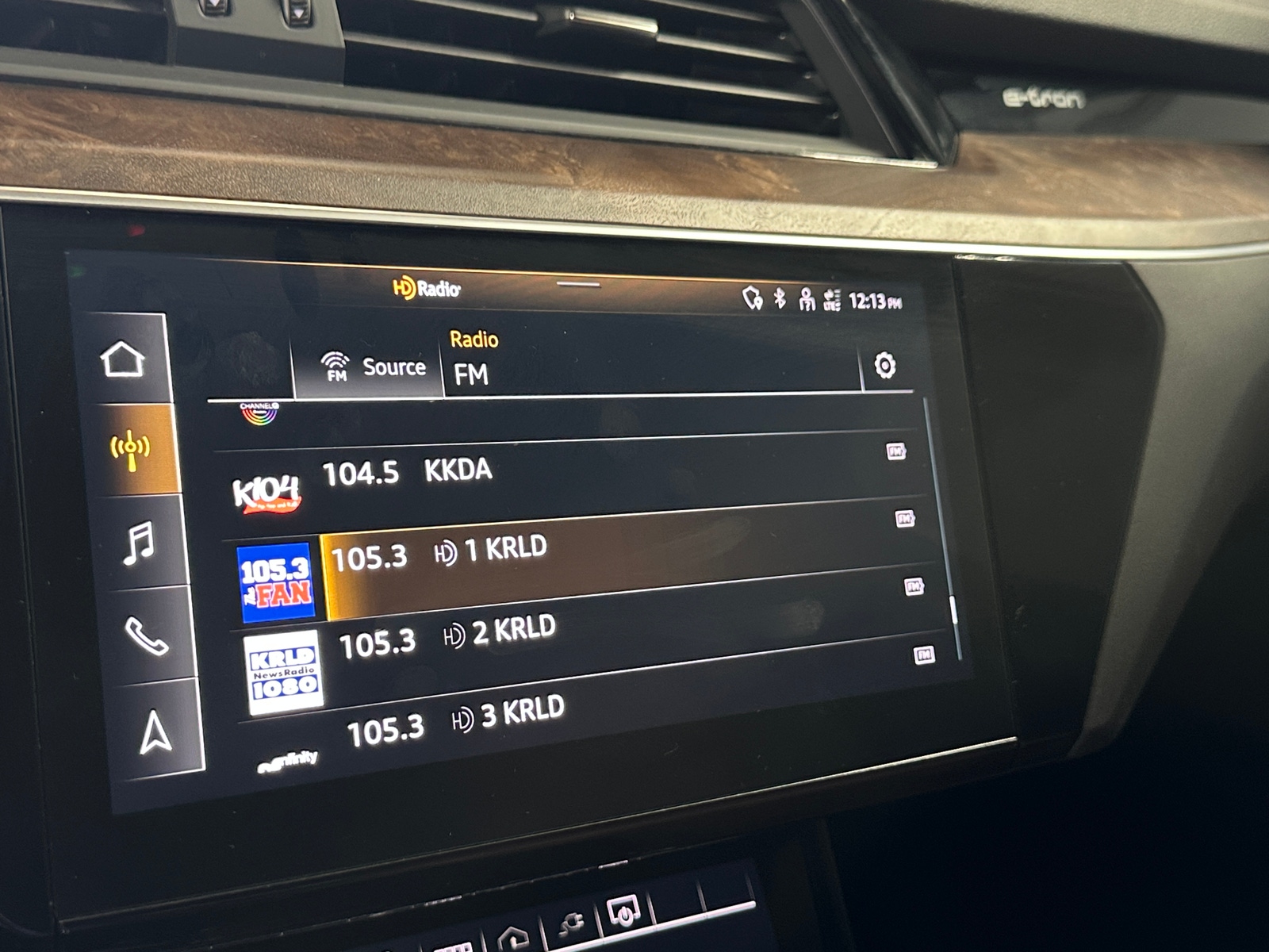 Thumbnail: 2022 Audi e-tron - 3