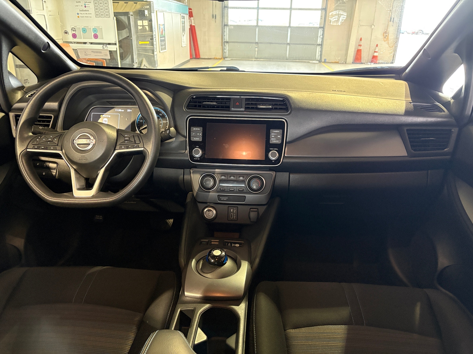 Thumbnail: 2025 Nissan Leaf - 3