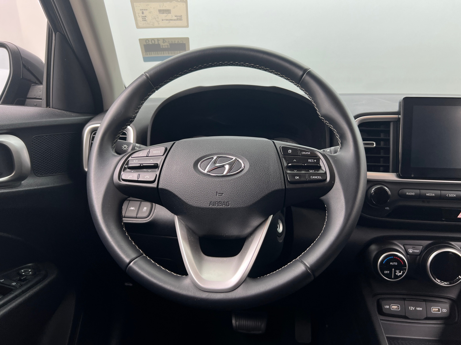 Thumbnail: 2022 Hyundai Venue - 5