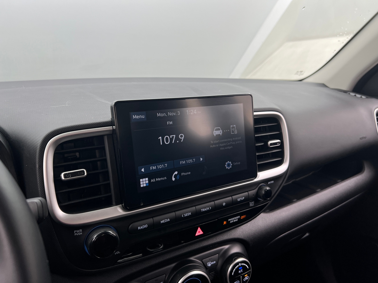 Thumbnail: 2022 Hyundai Venue - 4