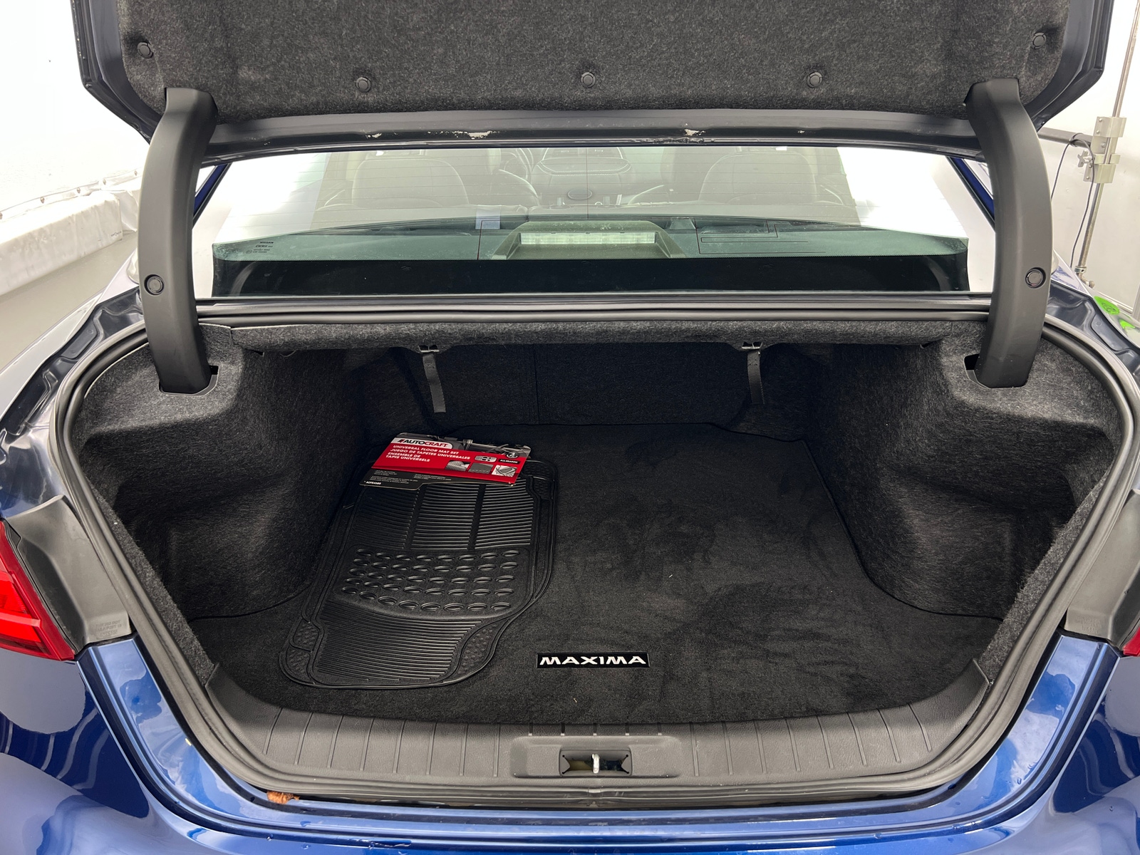 Thumbnail: 2017 Nissan Maxima - 6