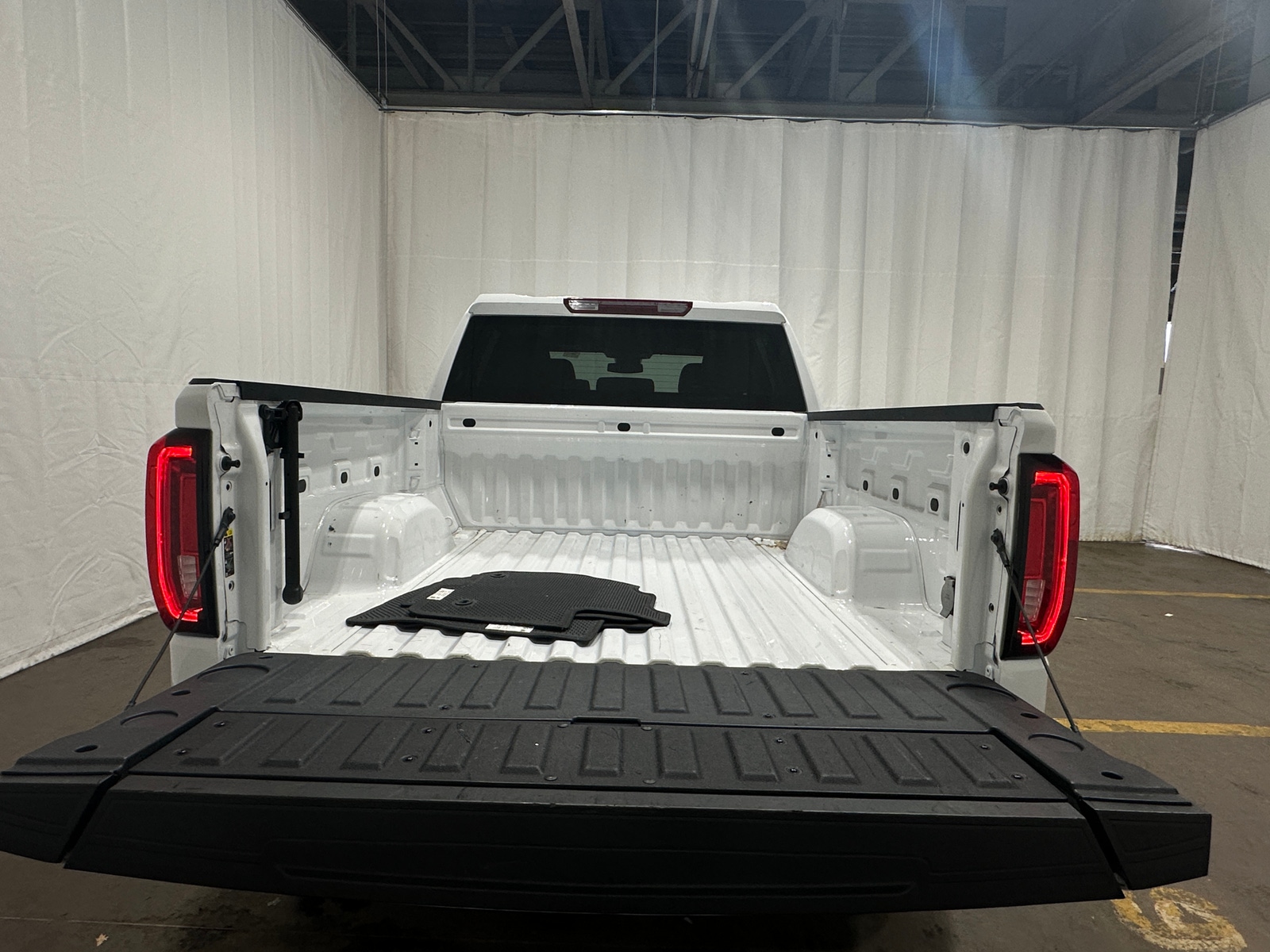 Thumbnail: 2024 GMC Sierra 1500 - 6