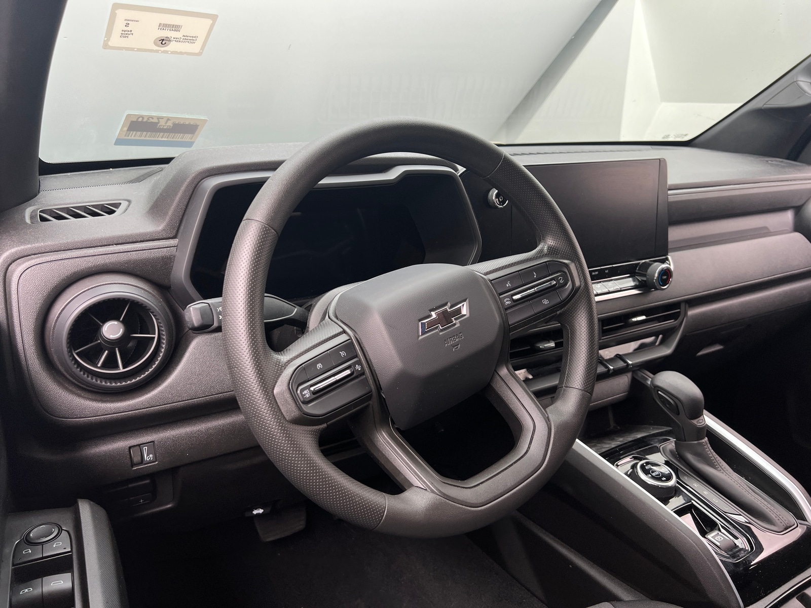 Thumbnail: 2023 Chevrolet Colorado - 5