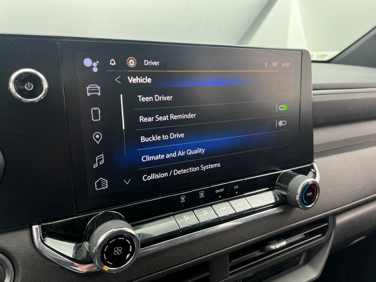 Thumbnail: 2023 Chevrolet Colorado - 4