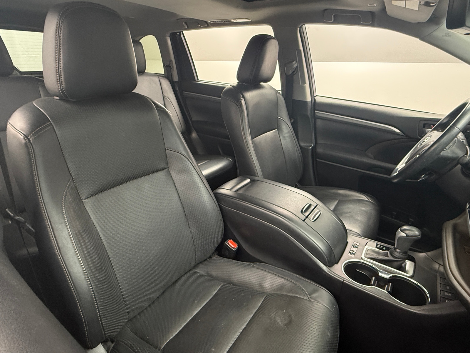 Thumbnail: 2018 Toyota Highlander - 2