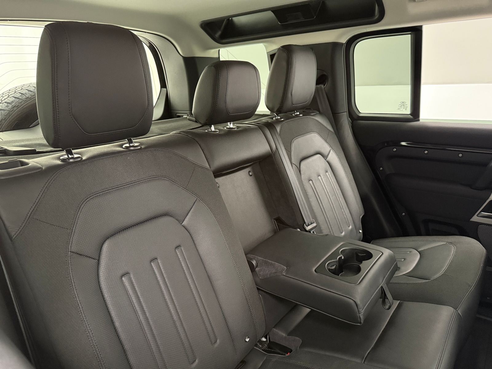 Thumbnail: 2020 Land Rover Defender - 5