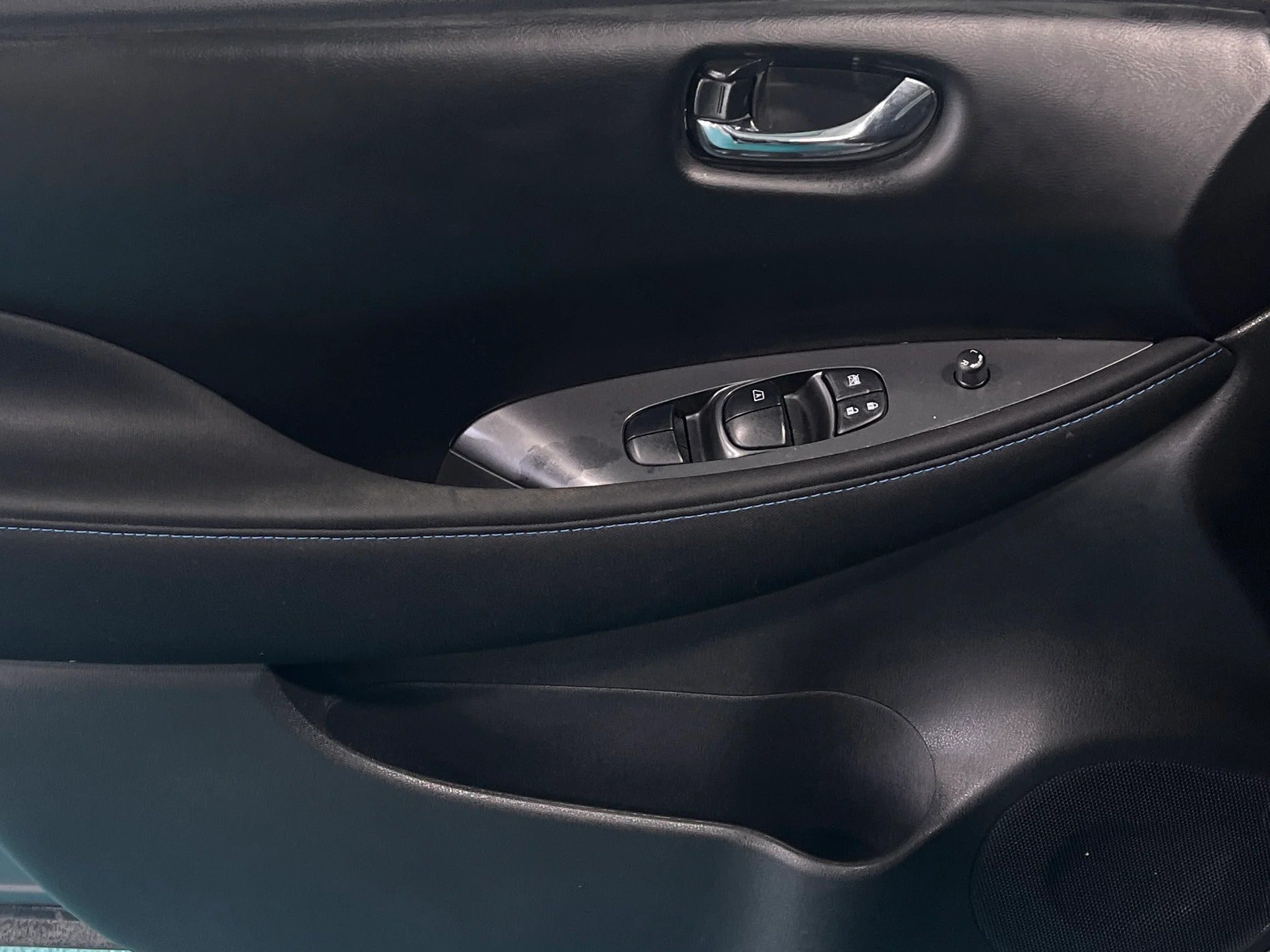 Used 2024 Nissan LEAF S with VIN 1N4AZ1BV3RC551615 for sale in Oak Creek, WI