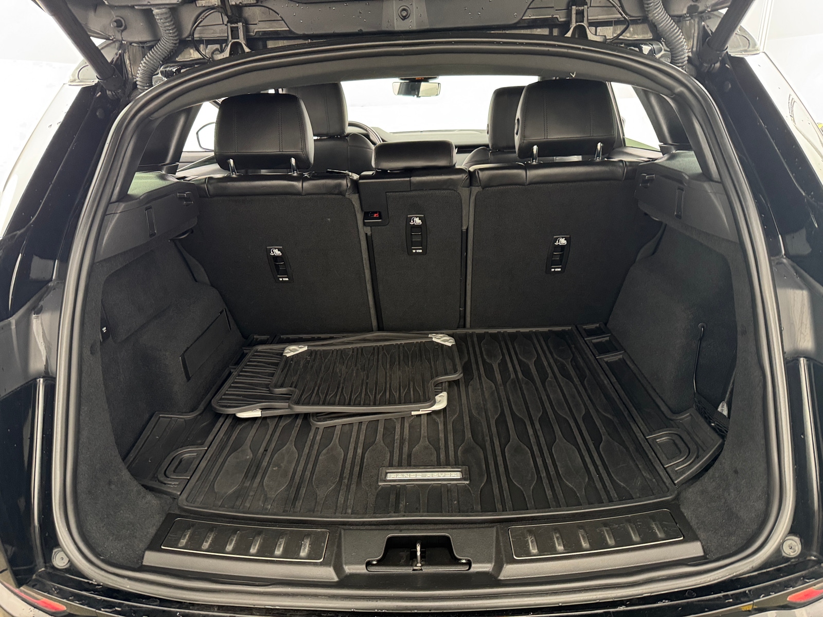 Thumbnail: 2020 Land Rover Range Rover Evoque - 6