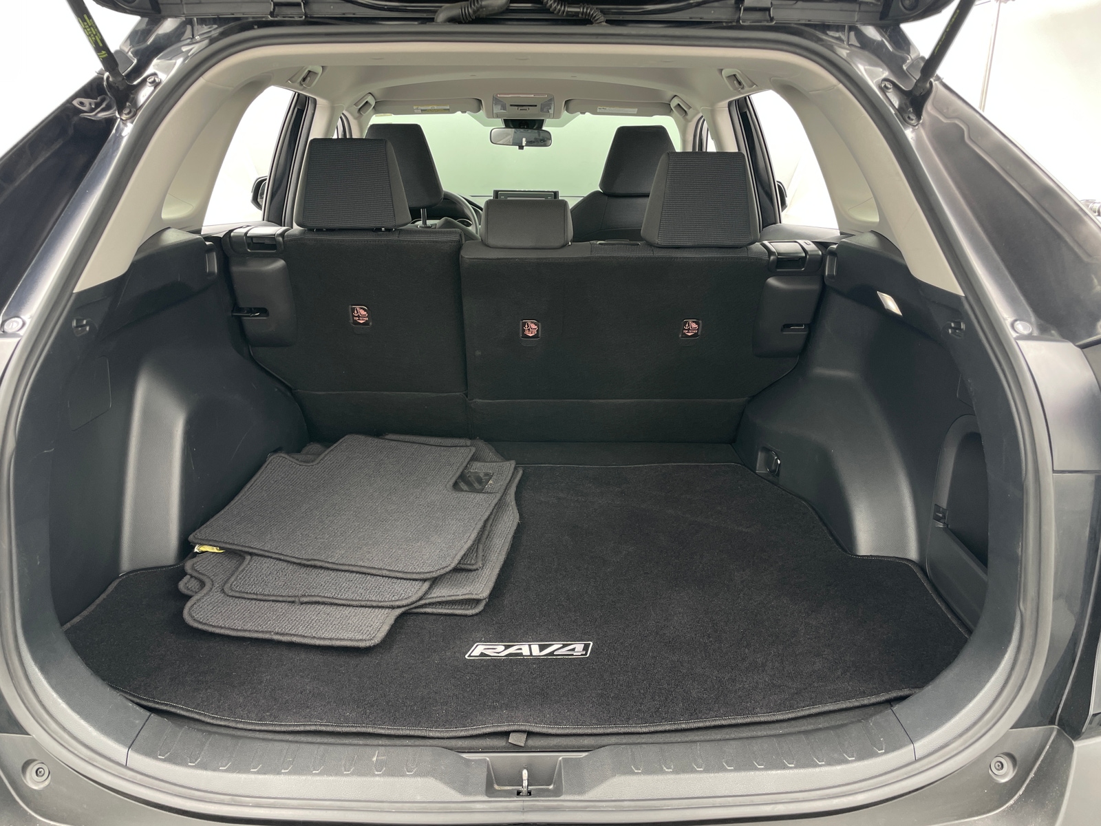 Thumbnail: 2022 Toyota RAV4 - 7