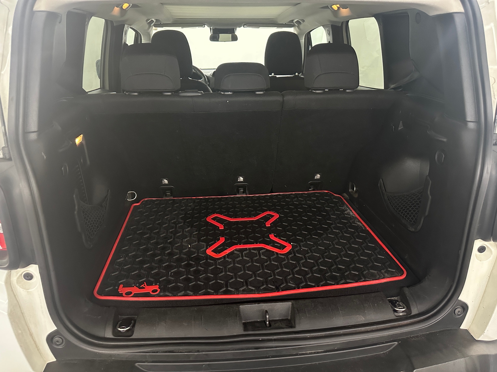 Thumbnail: 2019 Jeep Renegade - 7