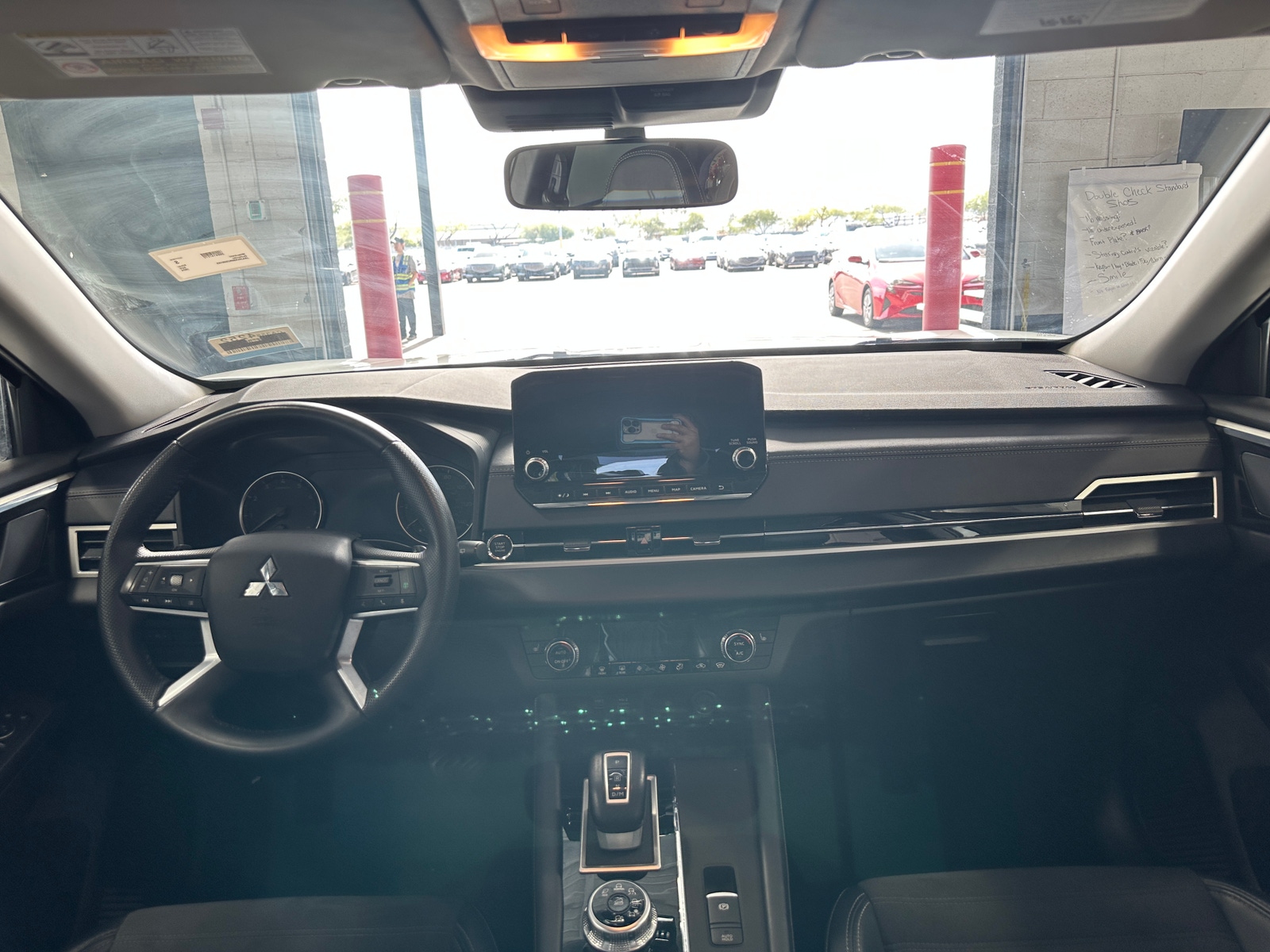 Thumbnail: 2024 Mitsubishi Outlander - 2