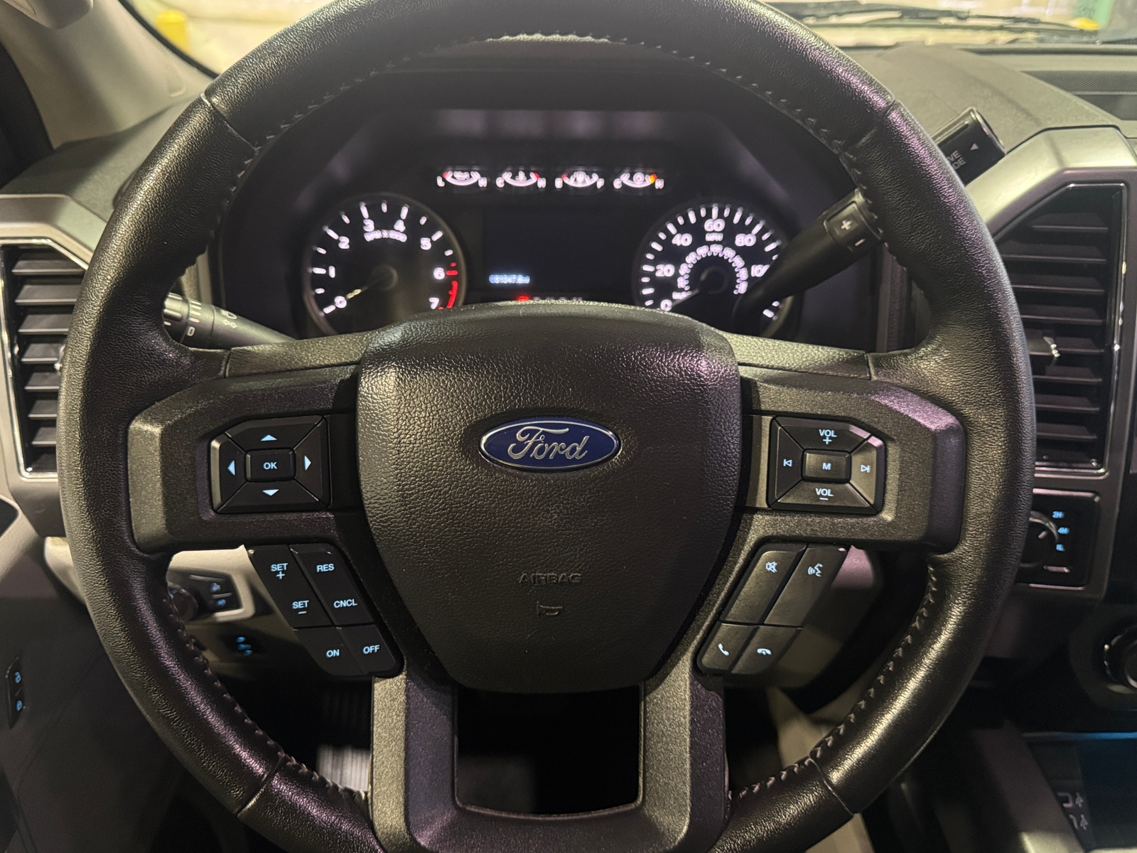 Thumbnail: 2019 Ford Econoline - 5