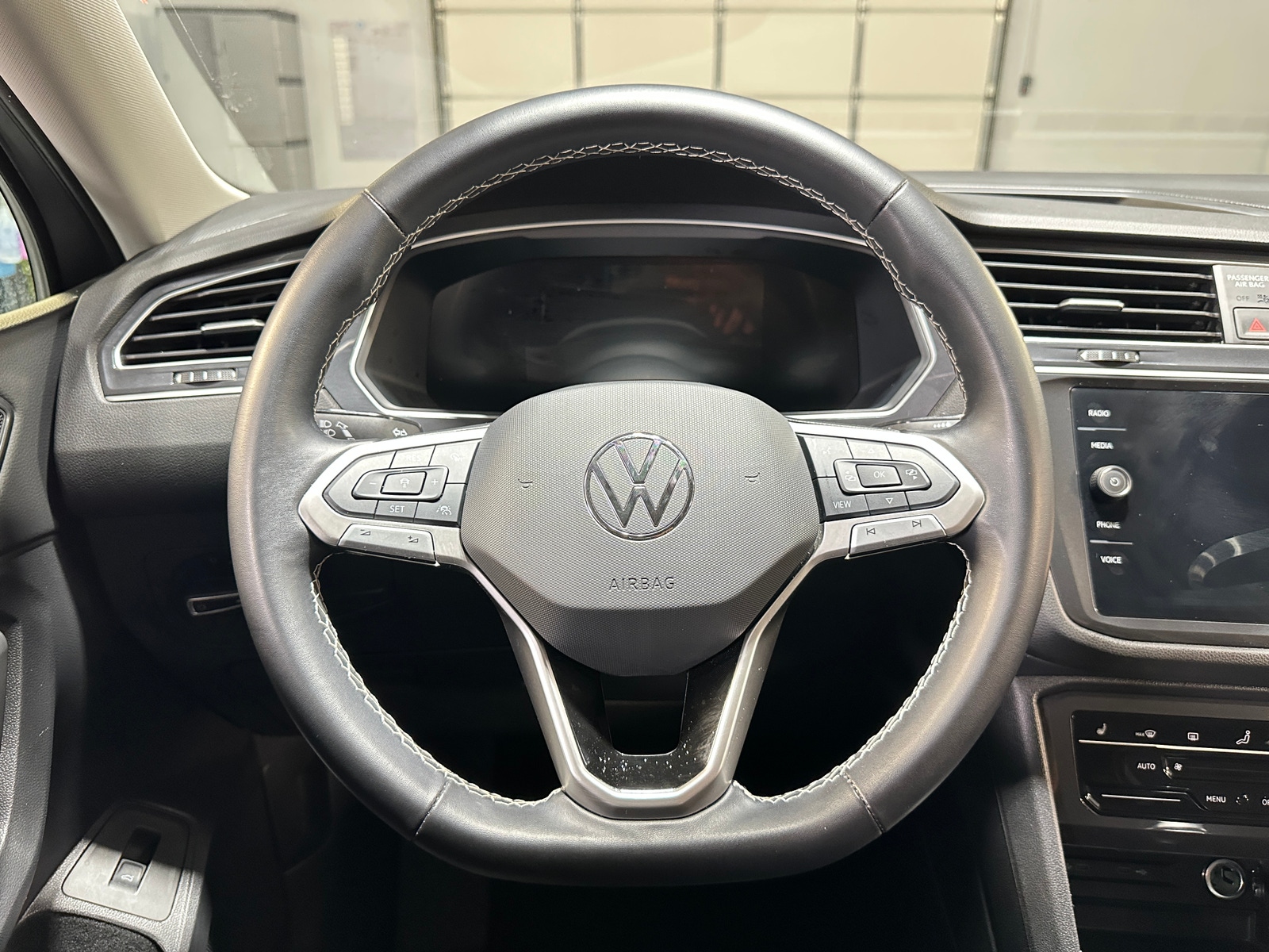 Thumbnail: 2024 Volkswagen Tiguan - 4