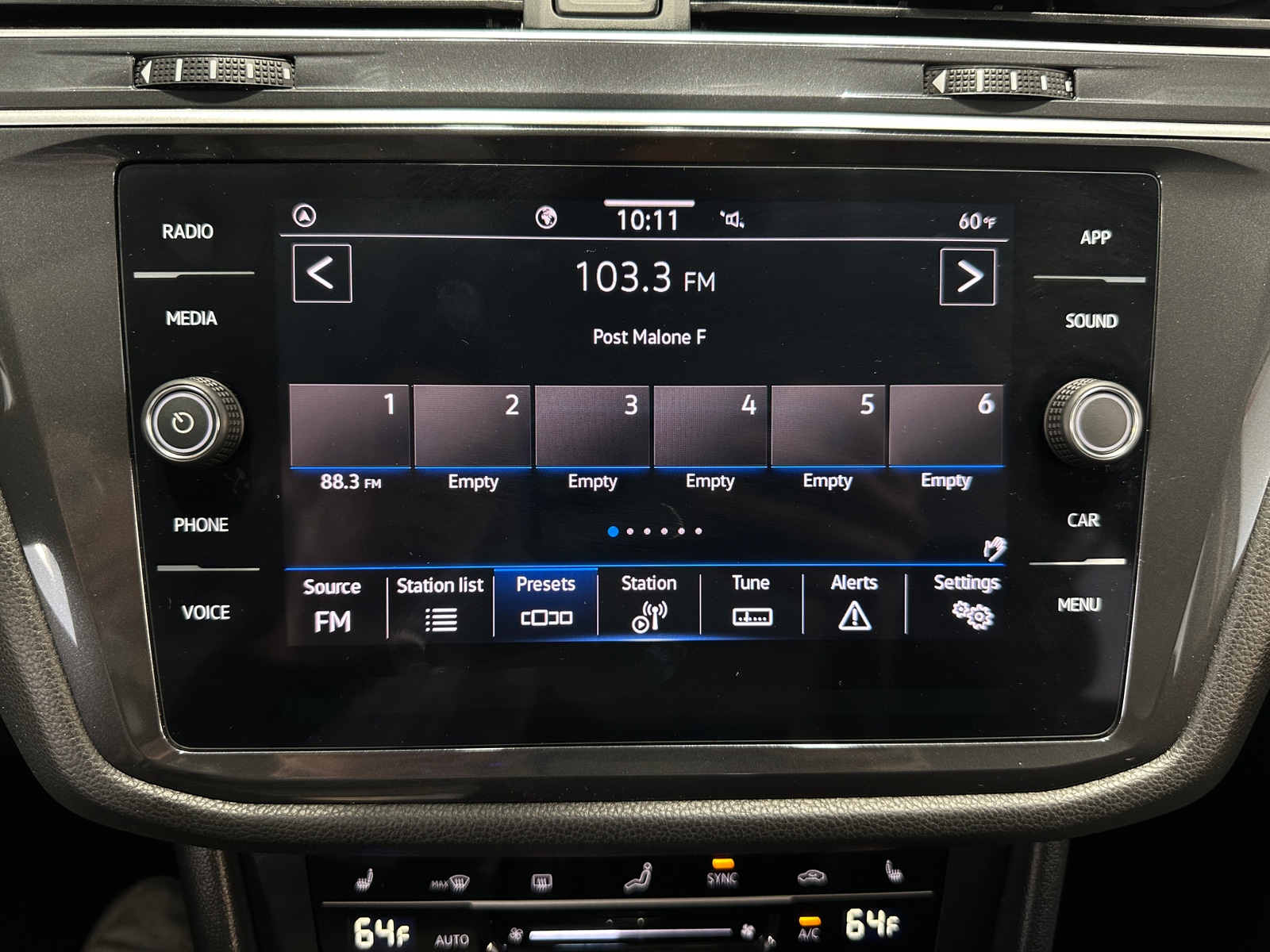 Thumbnail: 2024 Volkswagen Tiguan - 3