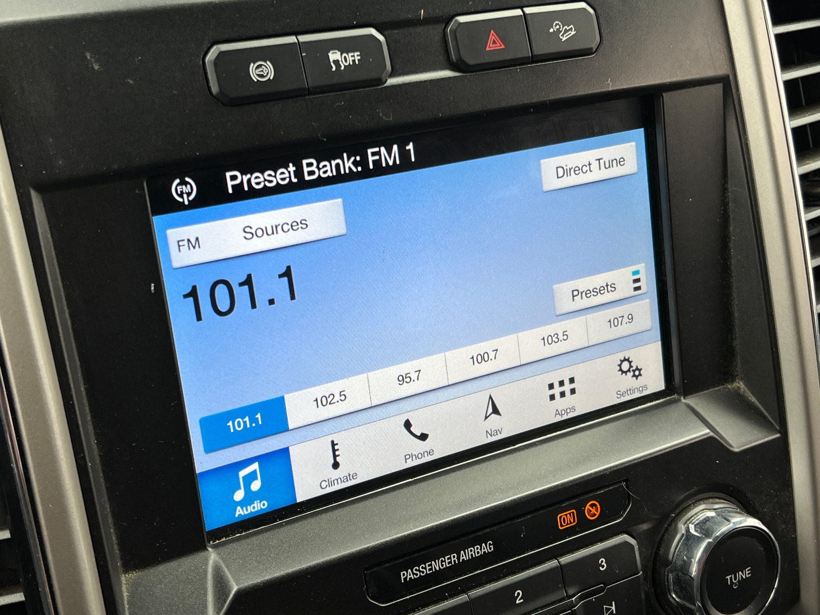 Thumbnail: 2019 Ford Econoline - 3