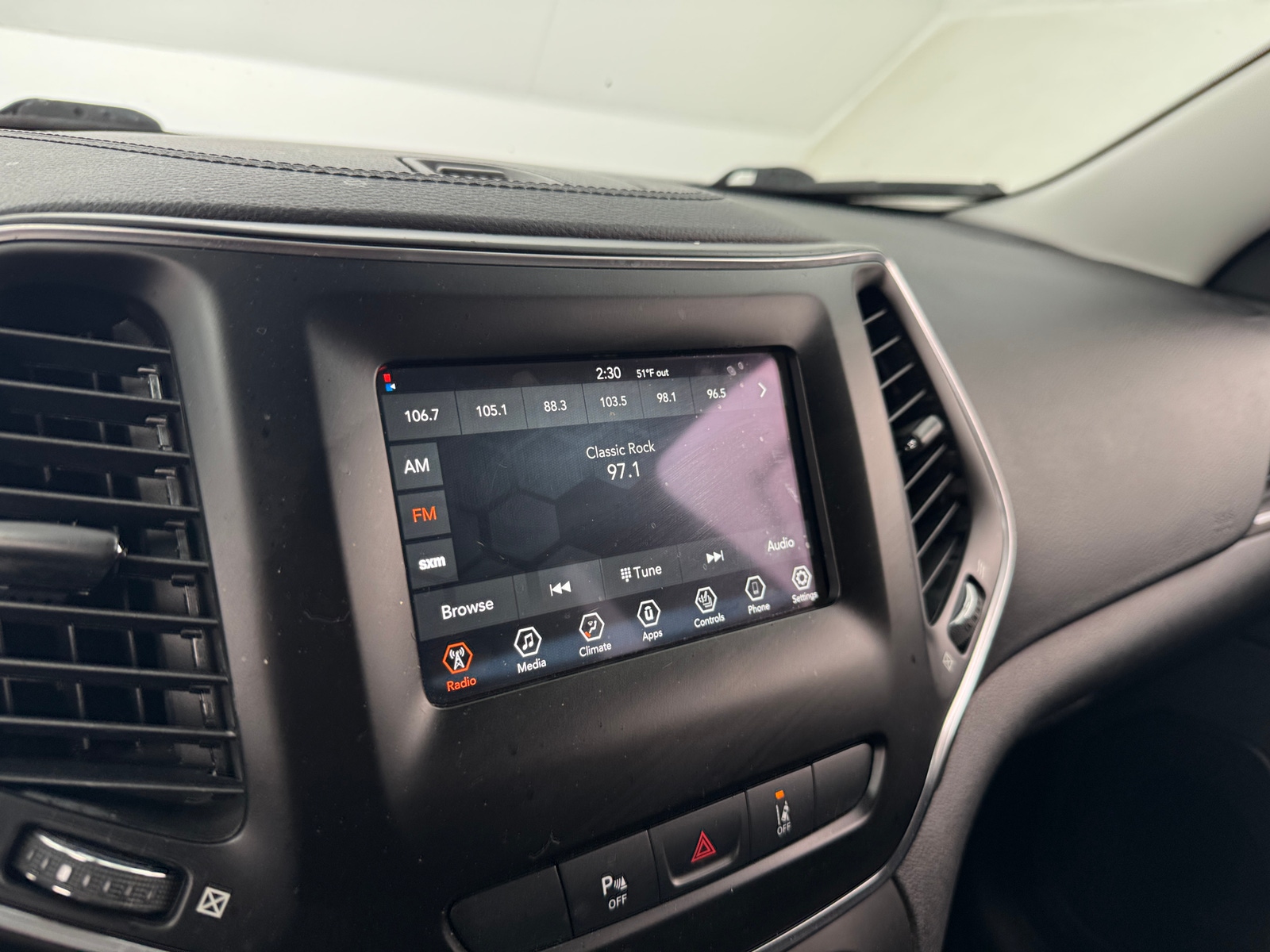 Thumbnail: 2021 Jeep Cherokee - 4