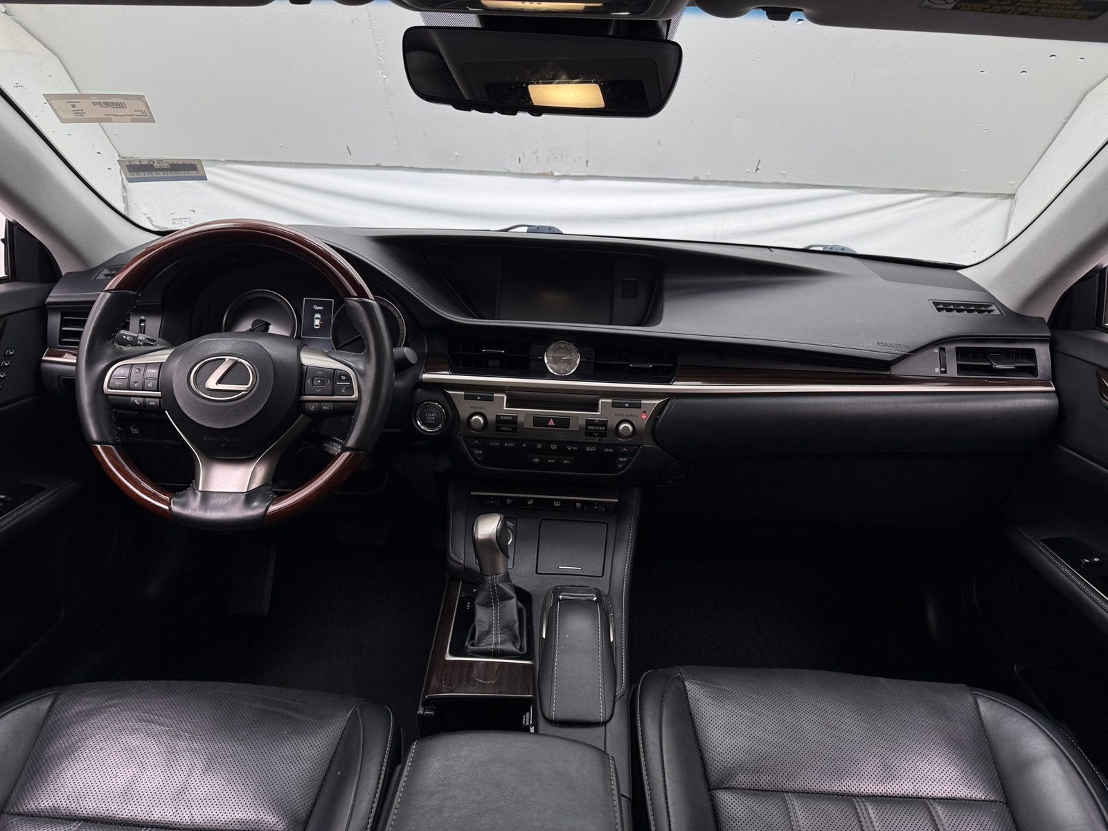 Thumbnail: 2017 Lexus ES - 2