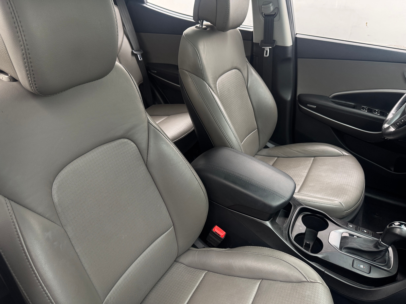 Thumbnail: 2016 Hyundai Santa Fe - 2