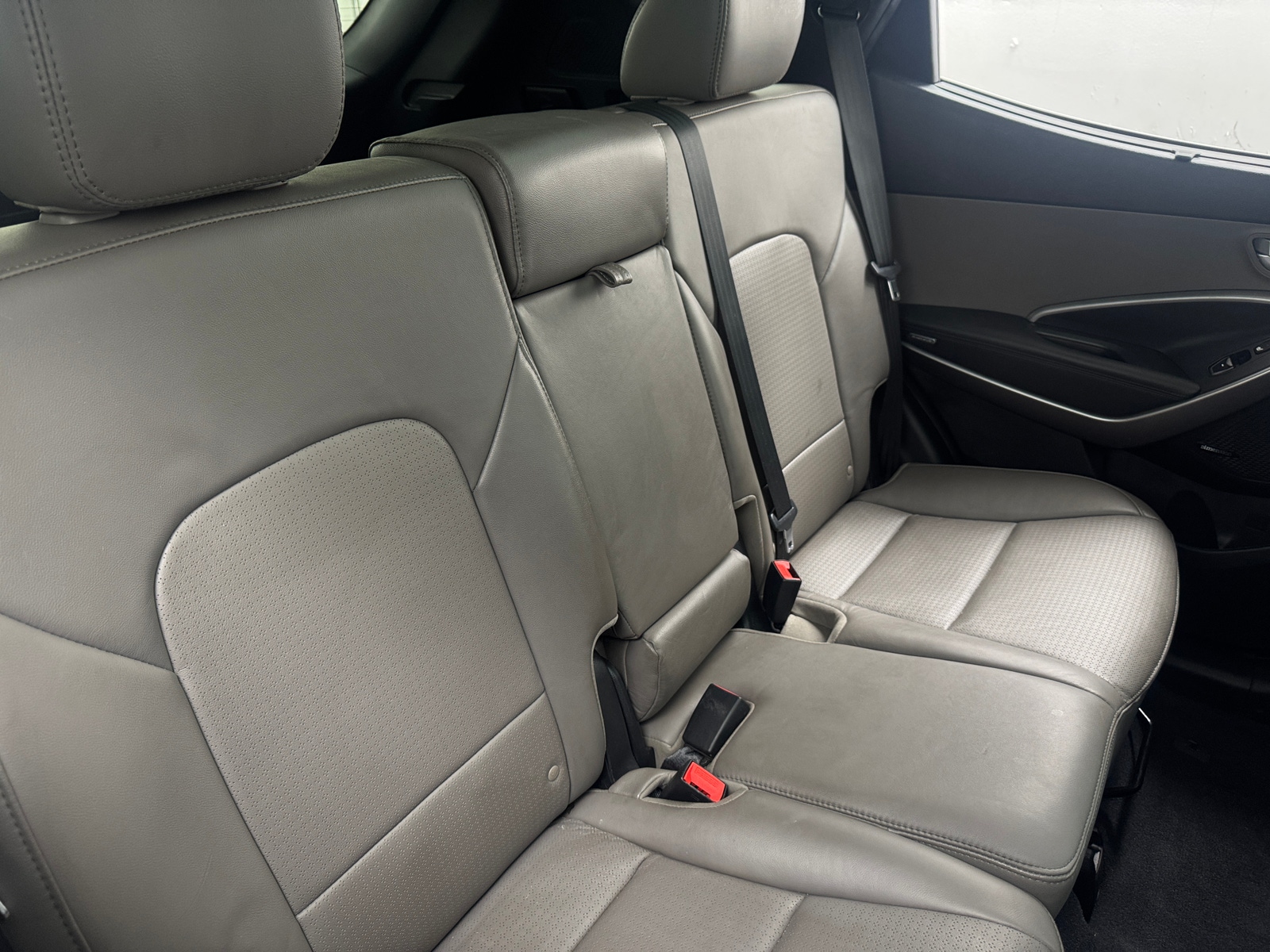 Thumbnail: 2016 Hyundai Santa Fe - 6