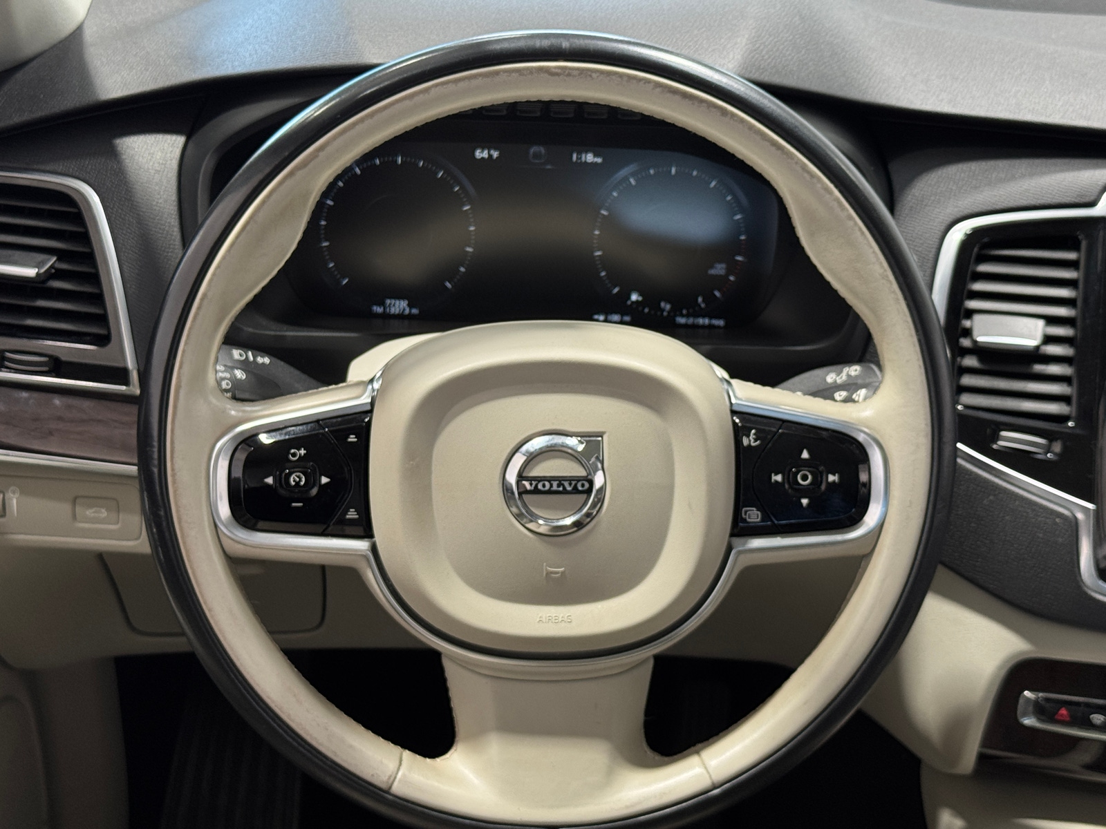 Thumbnail: 2017 Volvo XC90 - 4