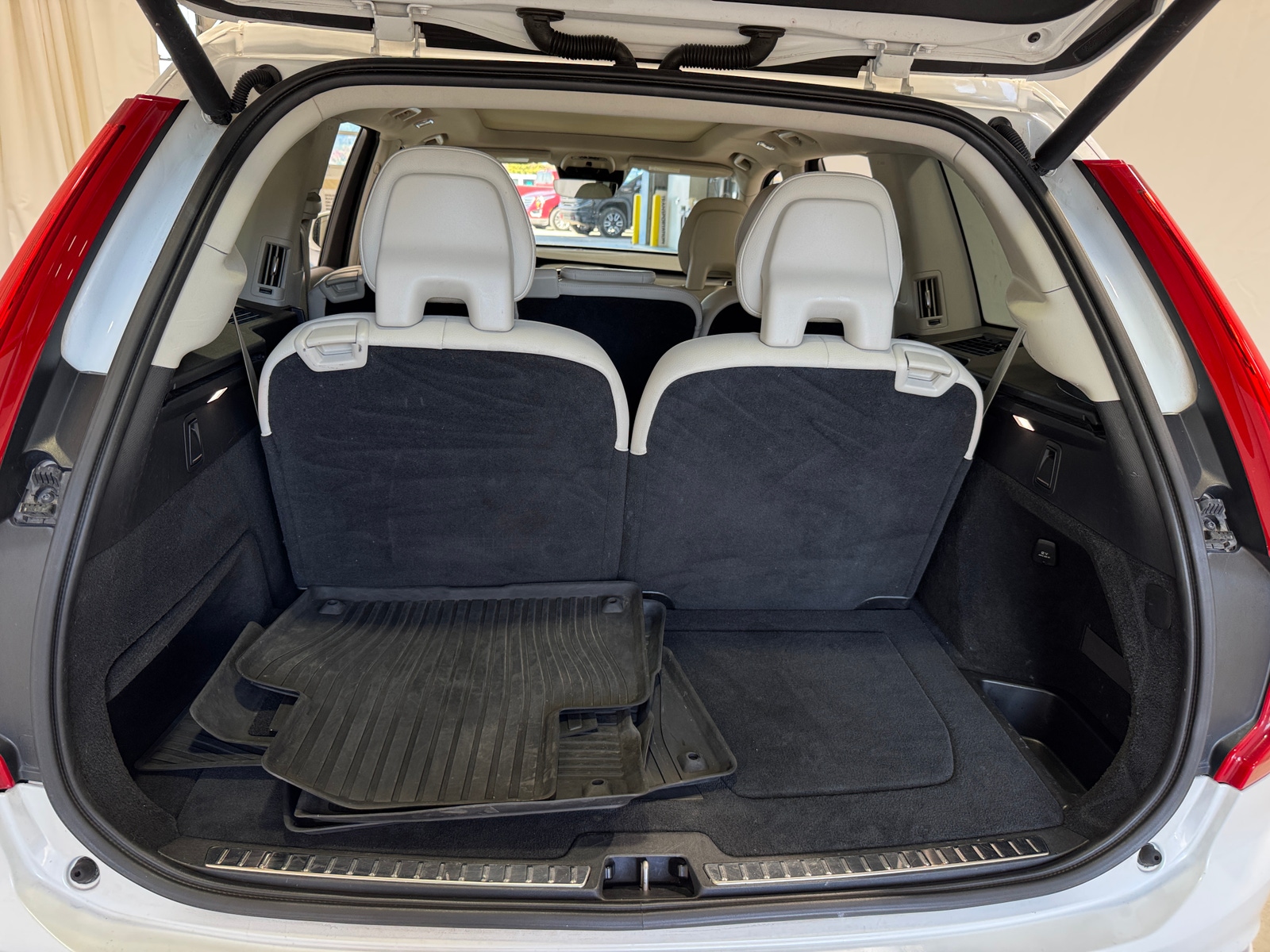 Thumbnail: 2017 Volvo XC90 - 6