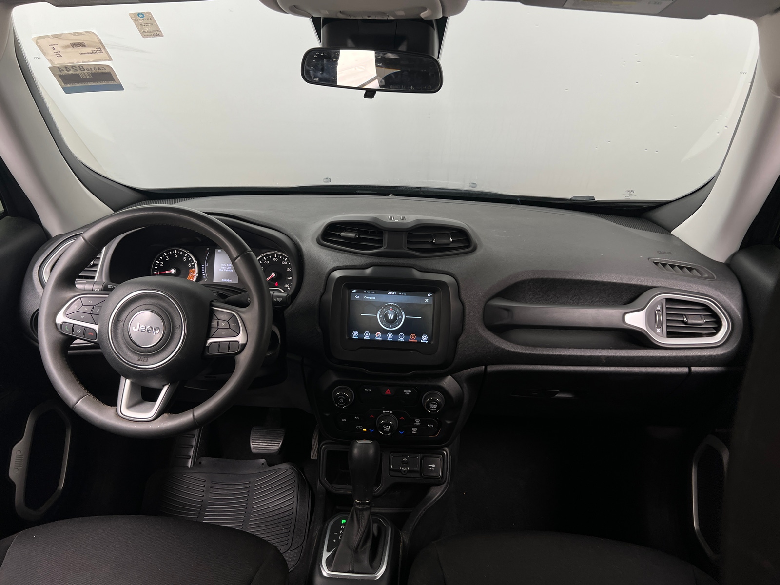 Thumbnail: 2019 Jeep Renegade - 3