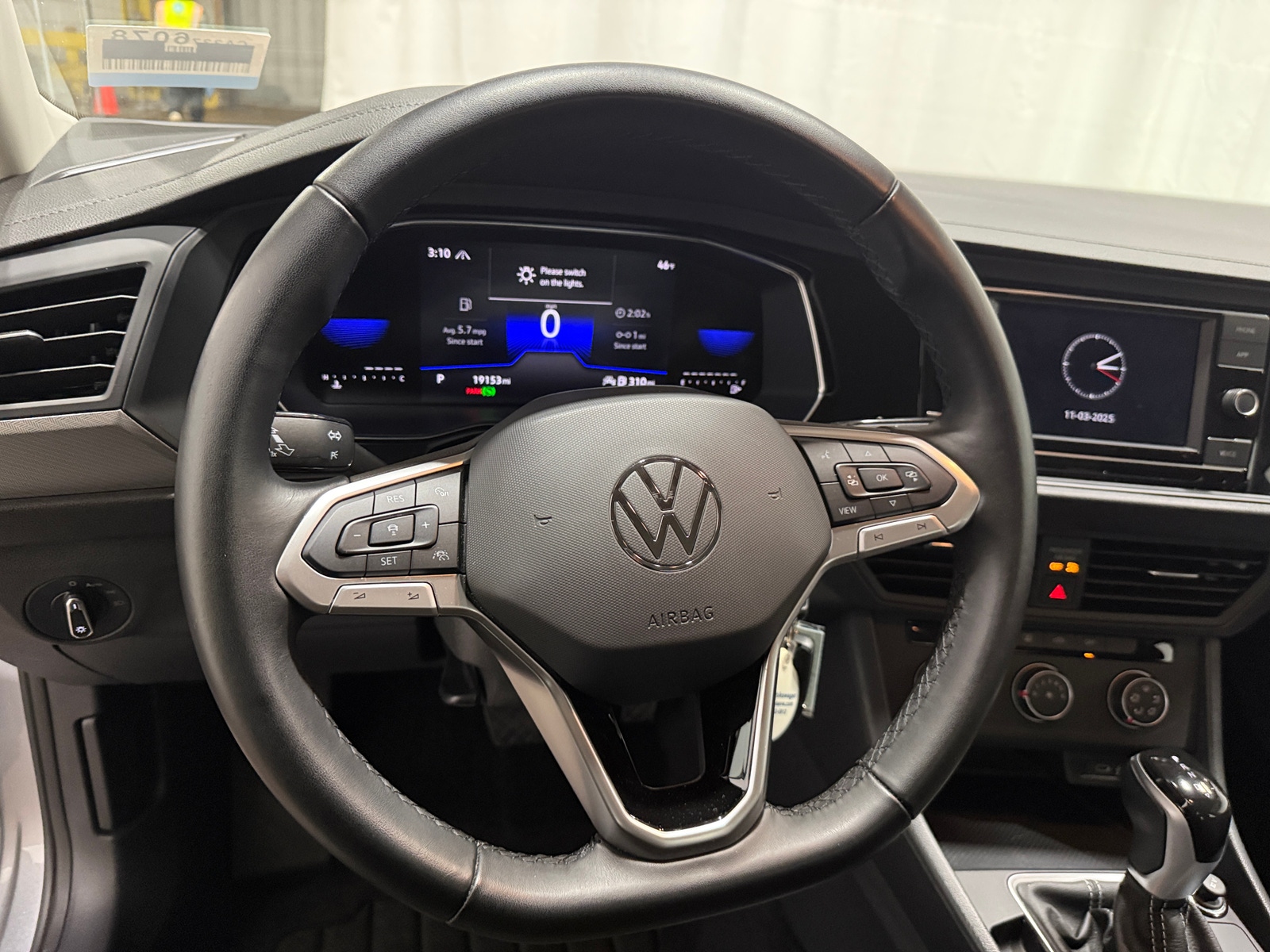 Thumbnail: 2023 Volkswagen Jetta - 5