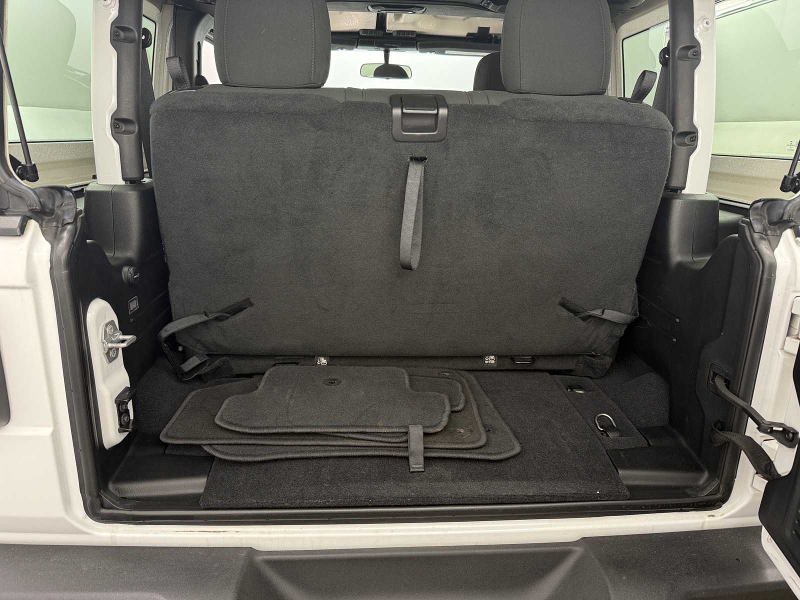 Thumbnail: 2019 Jeep Wrangler - 6