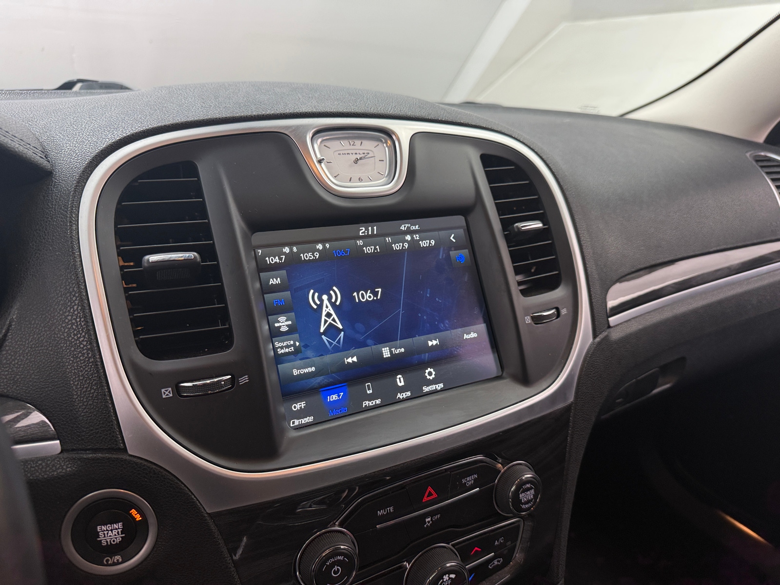 Thumbnail: 2020 Chrysler 300 - 4