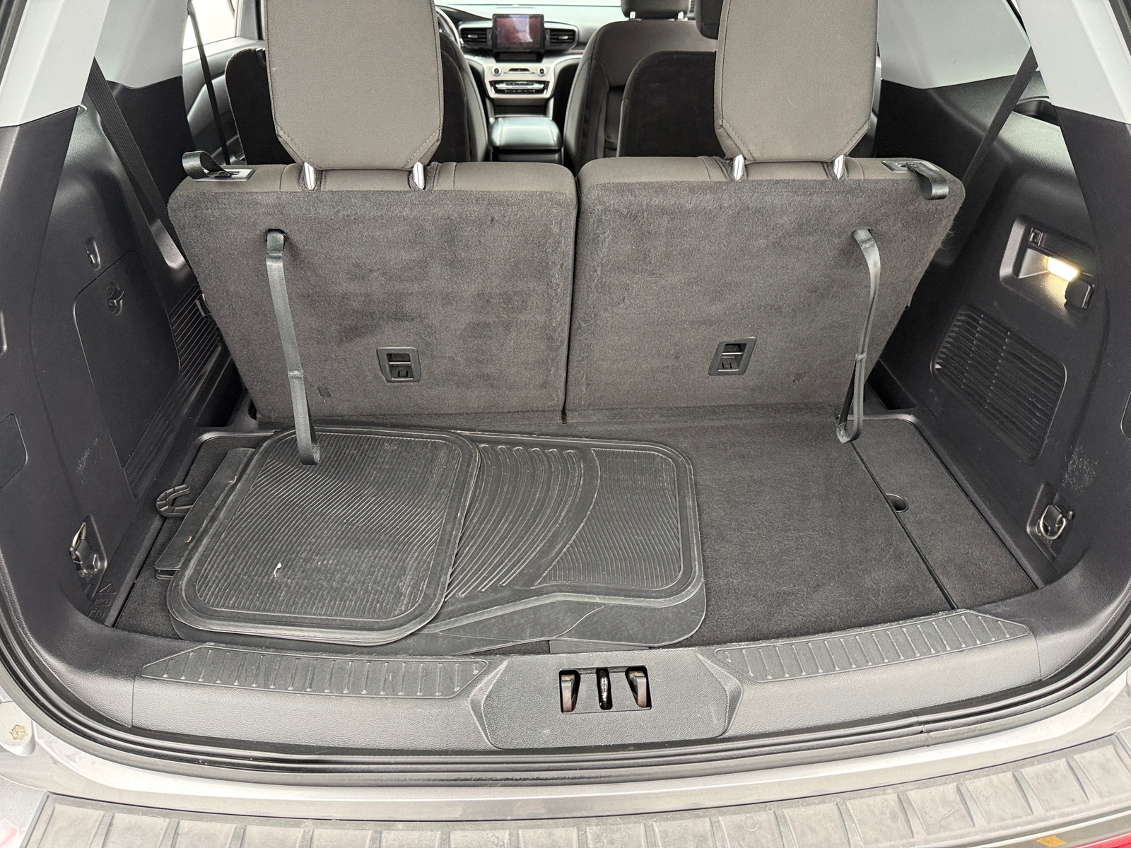 Thumbnail: 2022 Ford Explorer - 7