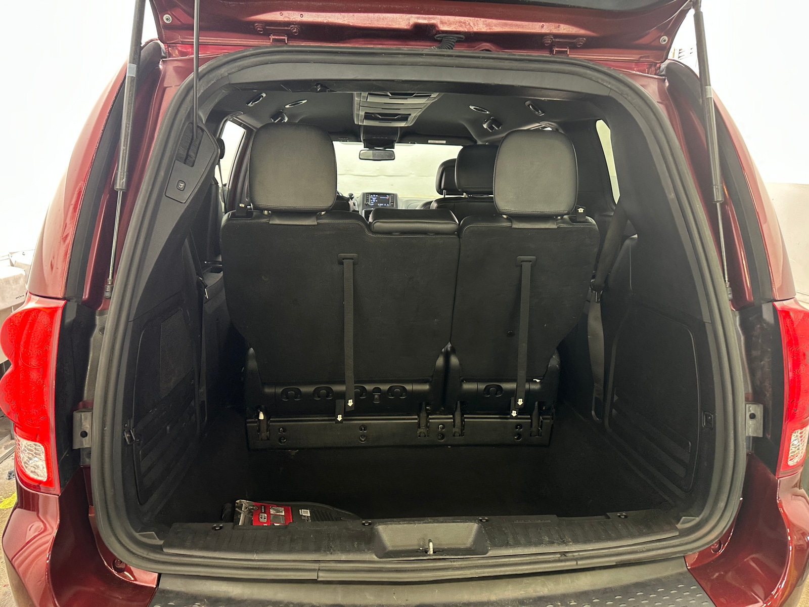 Thumbnail: 2018 Dodge Grand Caravan - 6