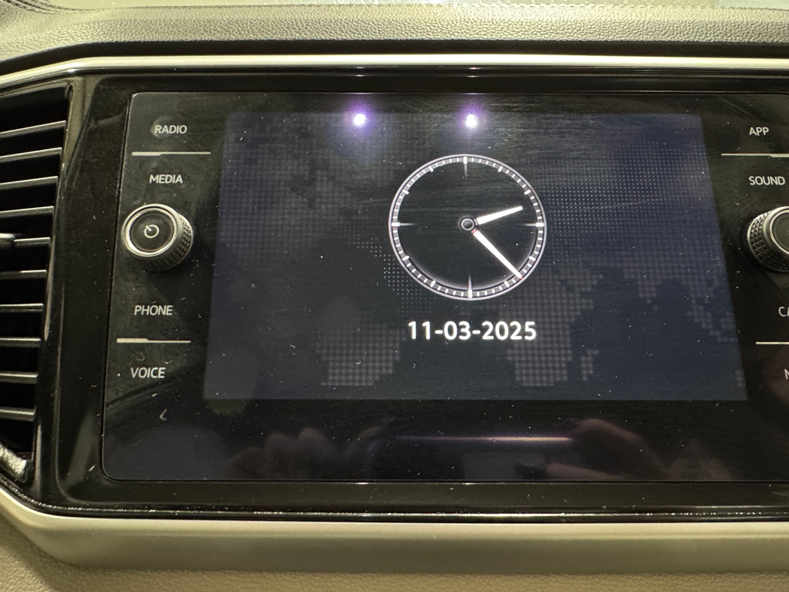 Thumbnail: 2022 Volkswagen Atlas - 3